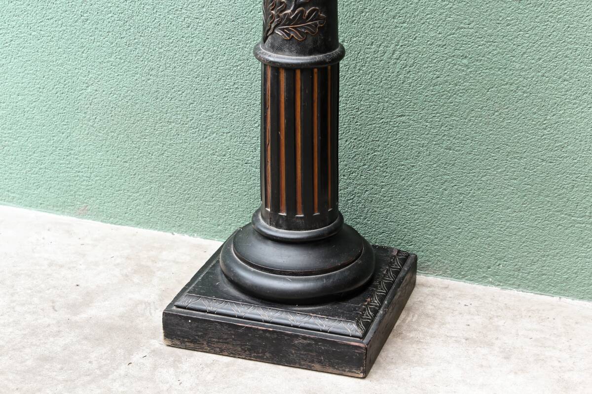 Napoleon 3 carved wooden column oak leaves