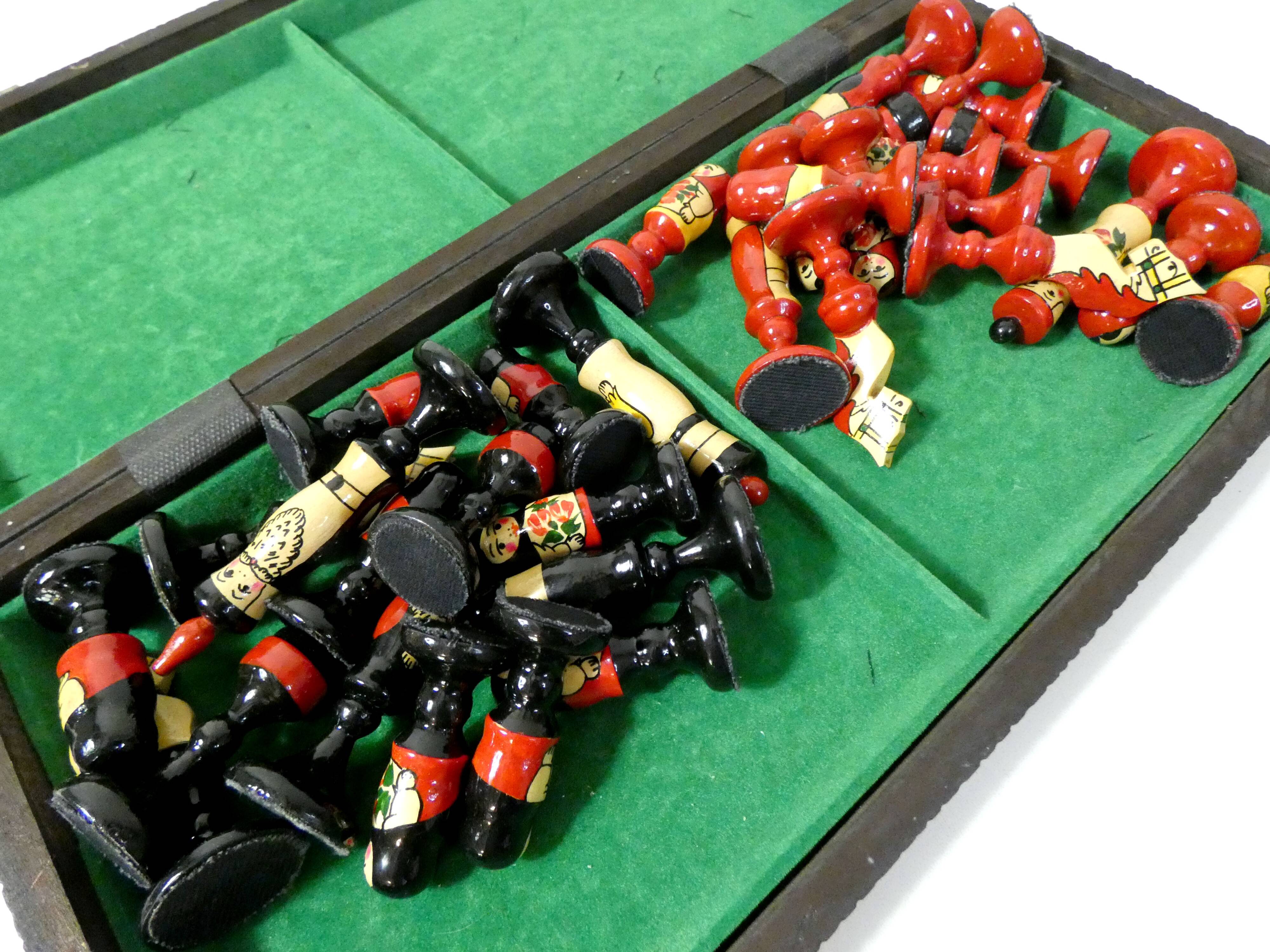 Khokhloma chess game