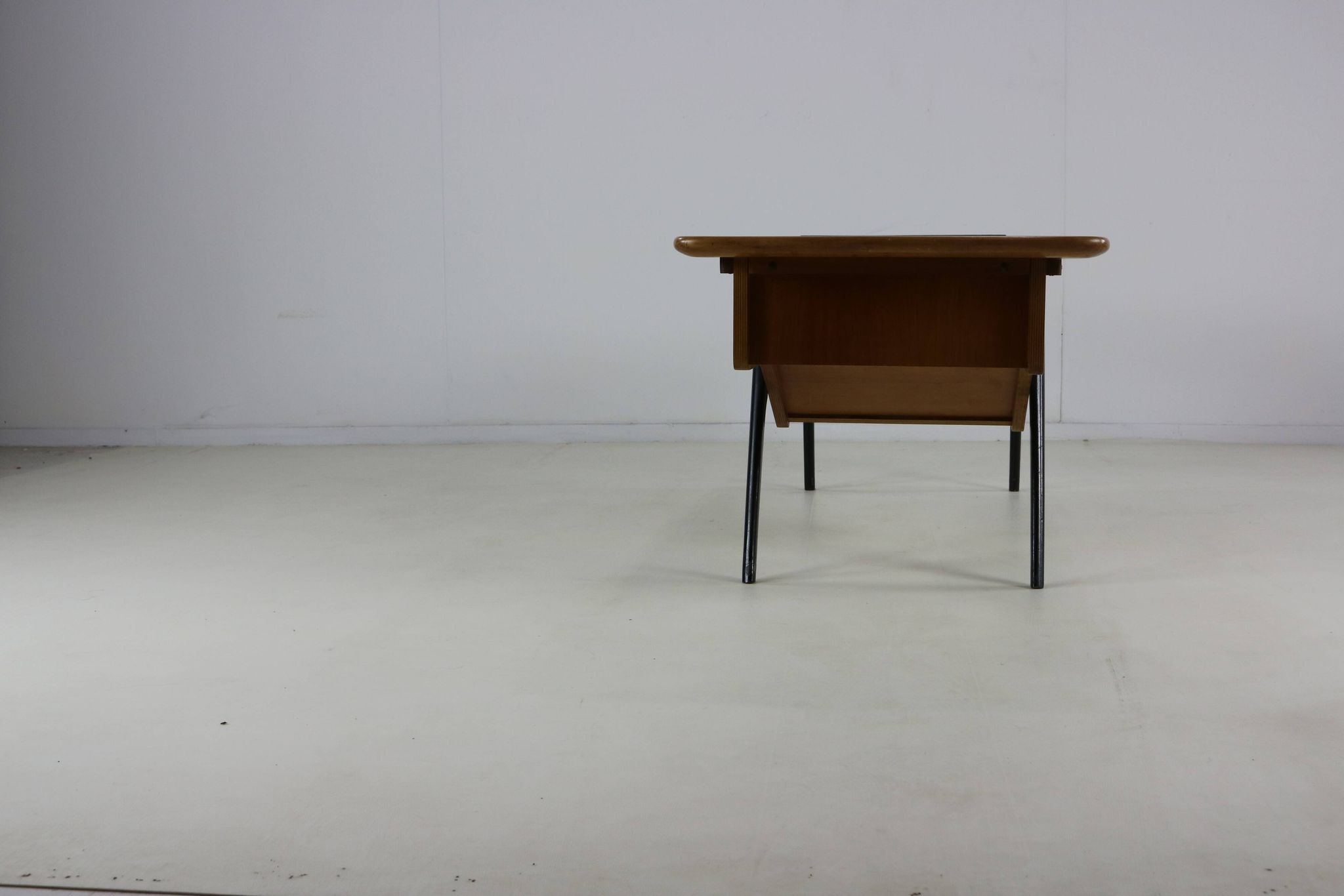 Table basse emblématique du design belge par Alfred Hendrickx