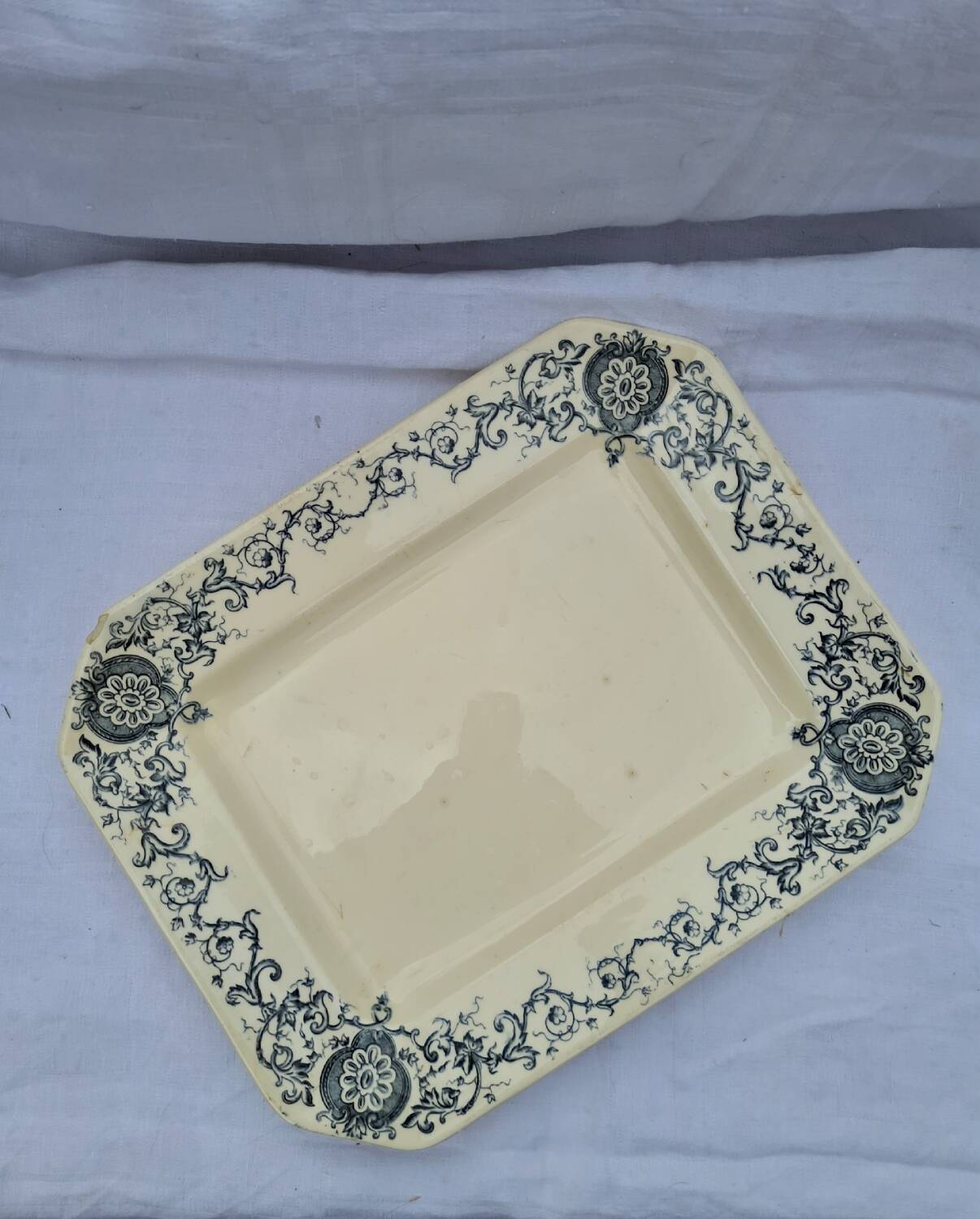 Longchamp Médicis iron earth rectangular dish