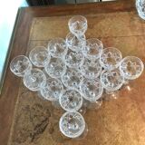 Service de verres 62 pièces en cristal taillé