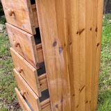 Pine chest of drawers