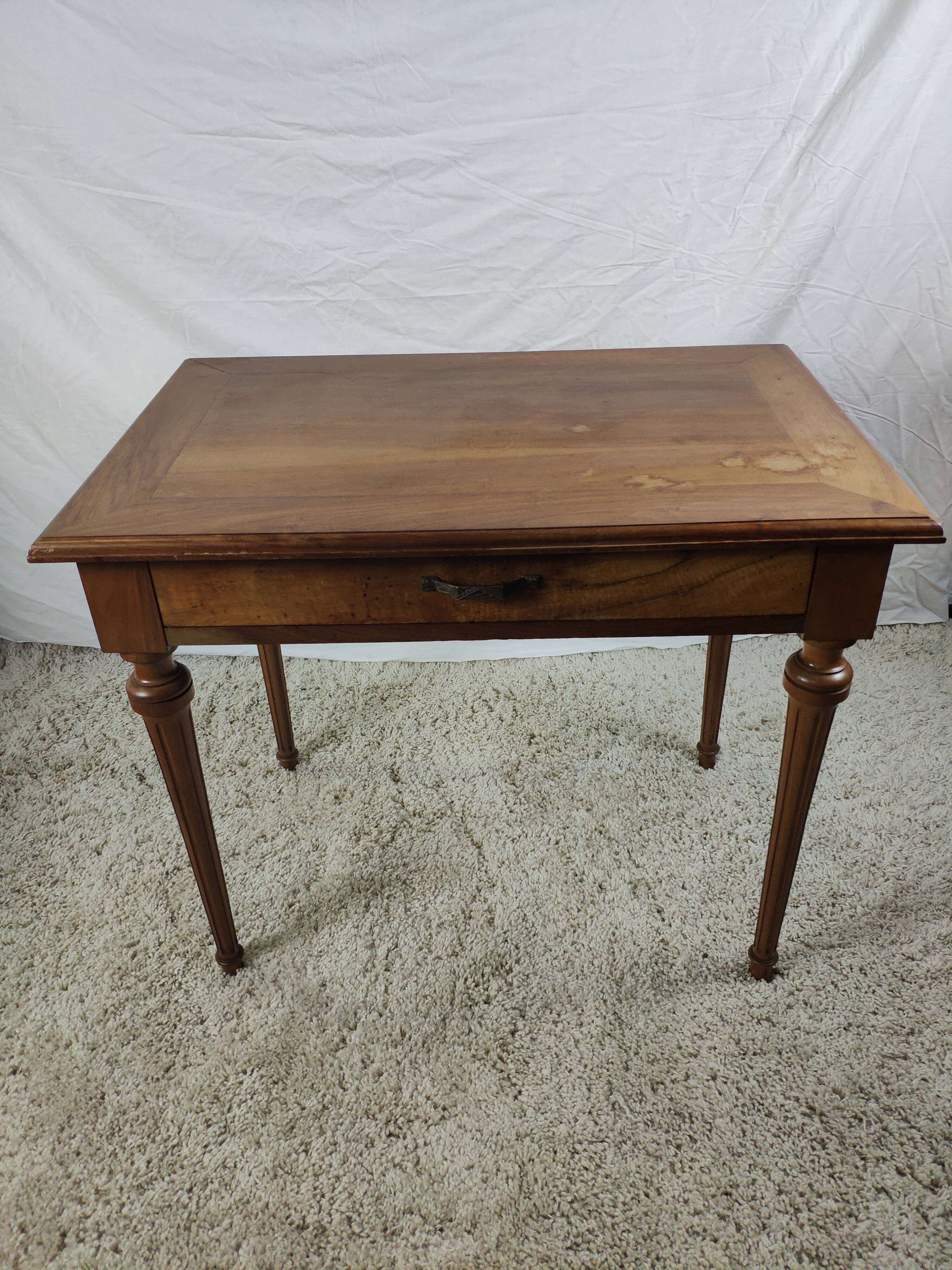 Small desk Louis XVI style