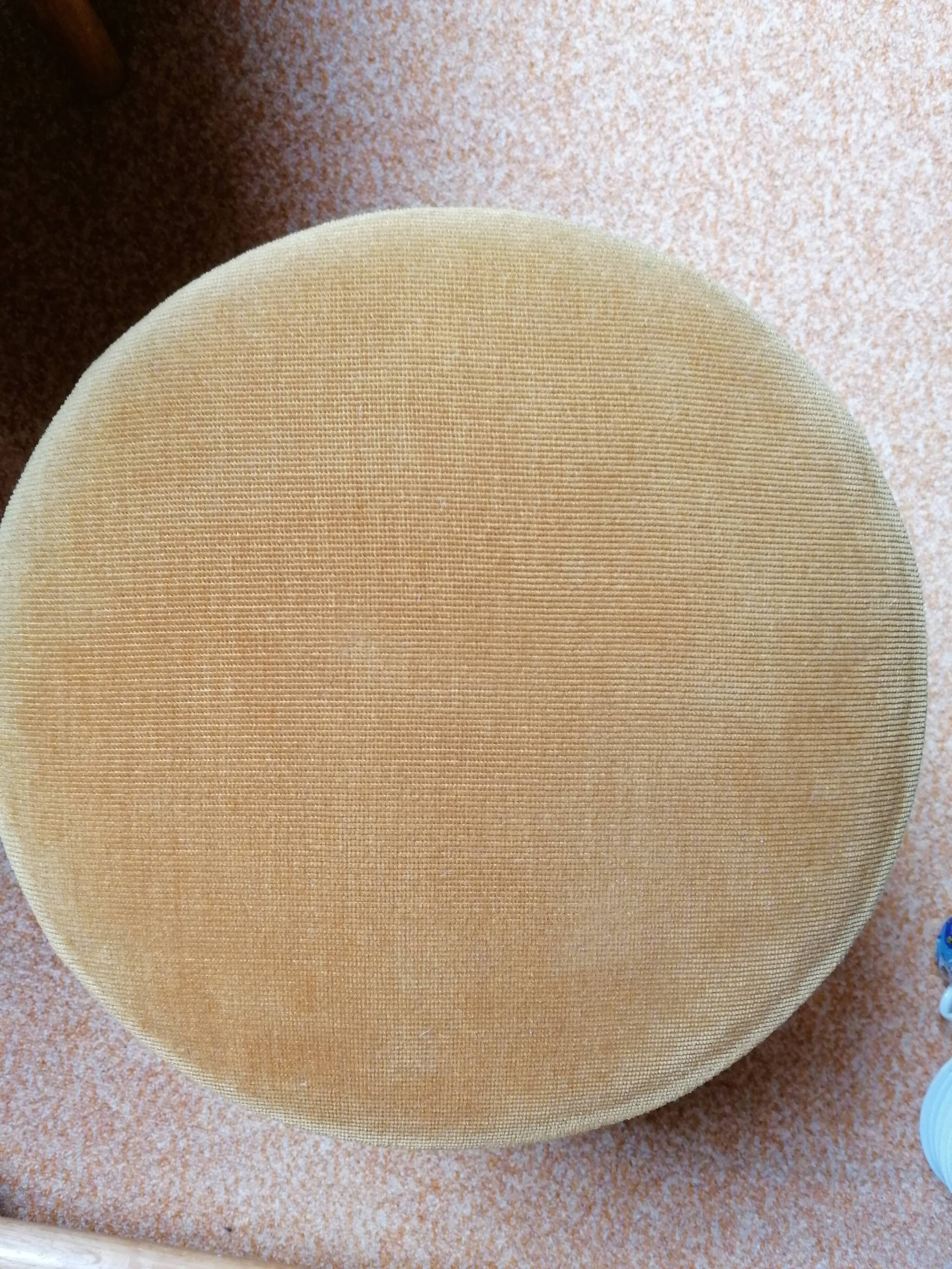 Velvet pouf
