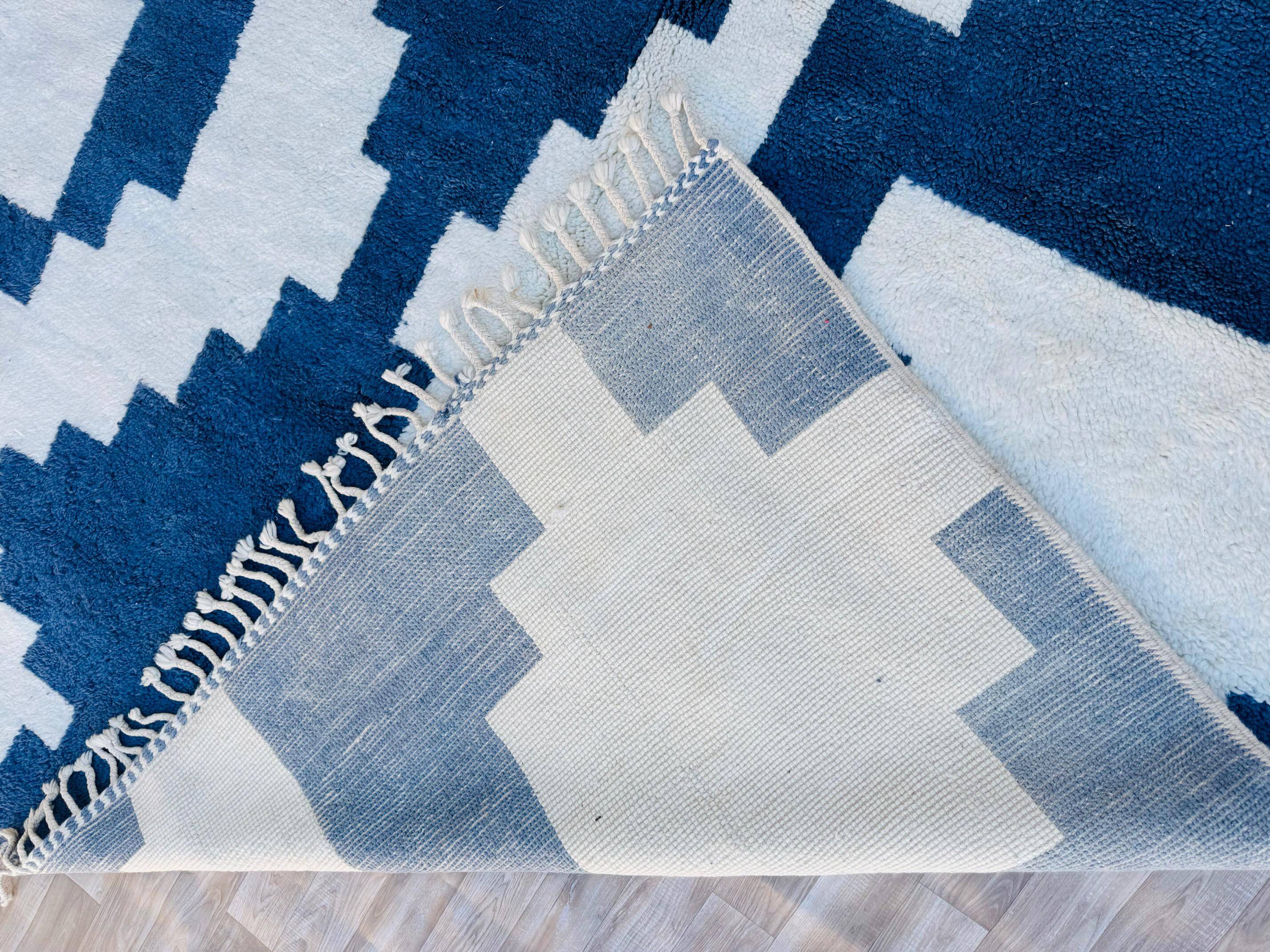 Traditional Moroccan rug, natural wool, 3 x 2 m.