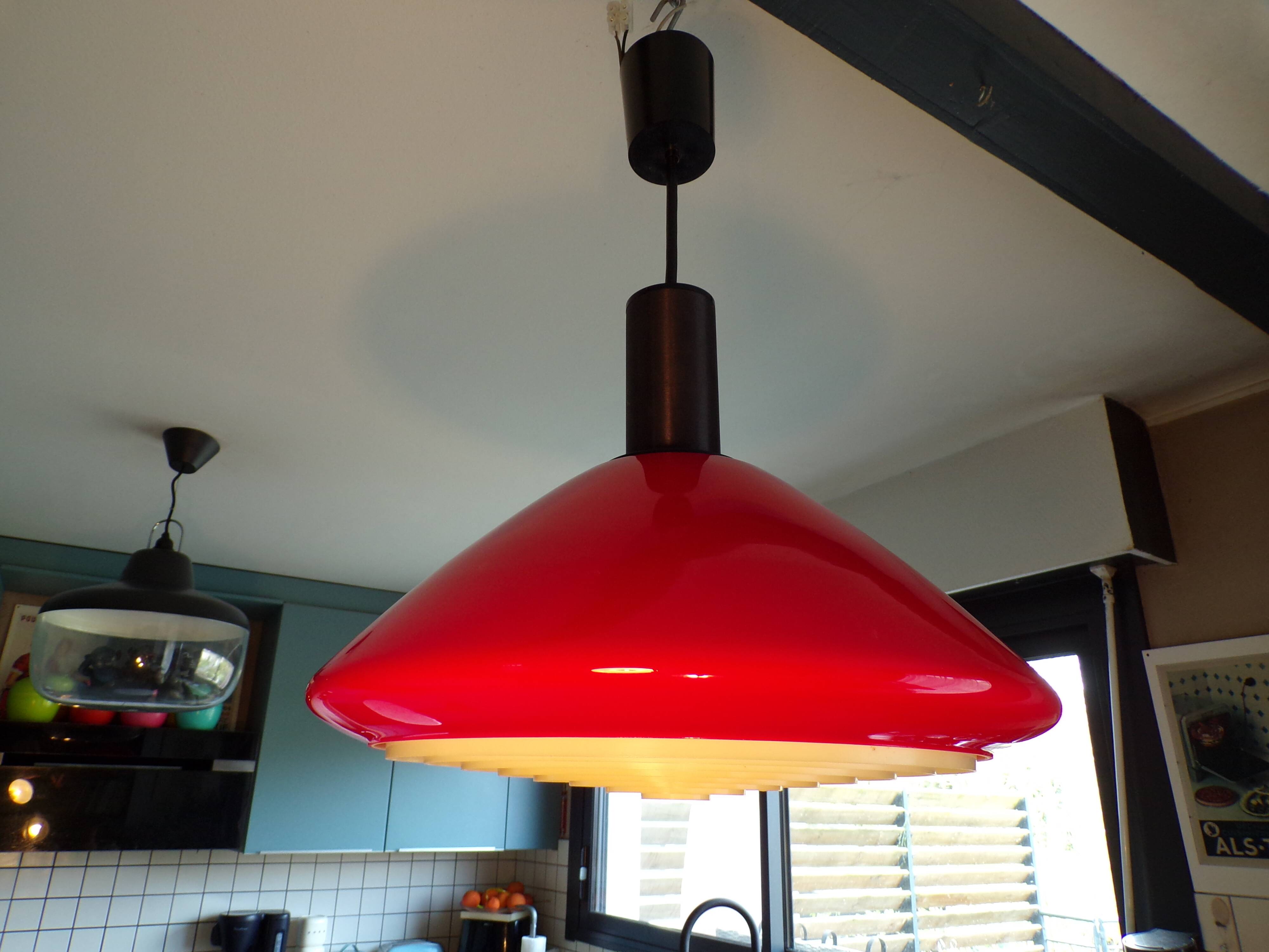 Suspension 1970 Scandinavian opaline