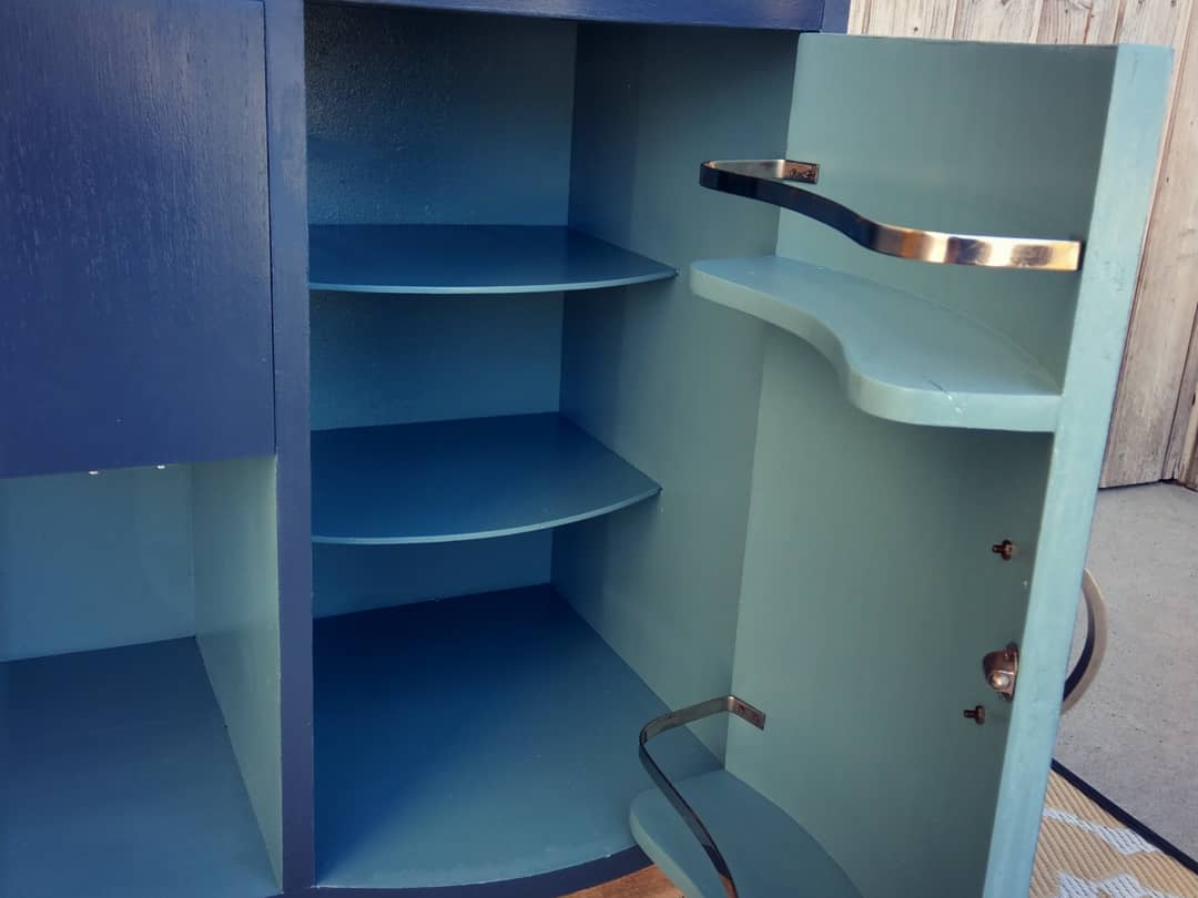 Extra furniture, bar, record player