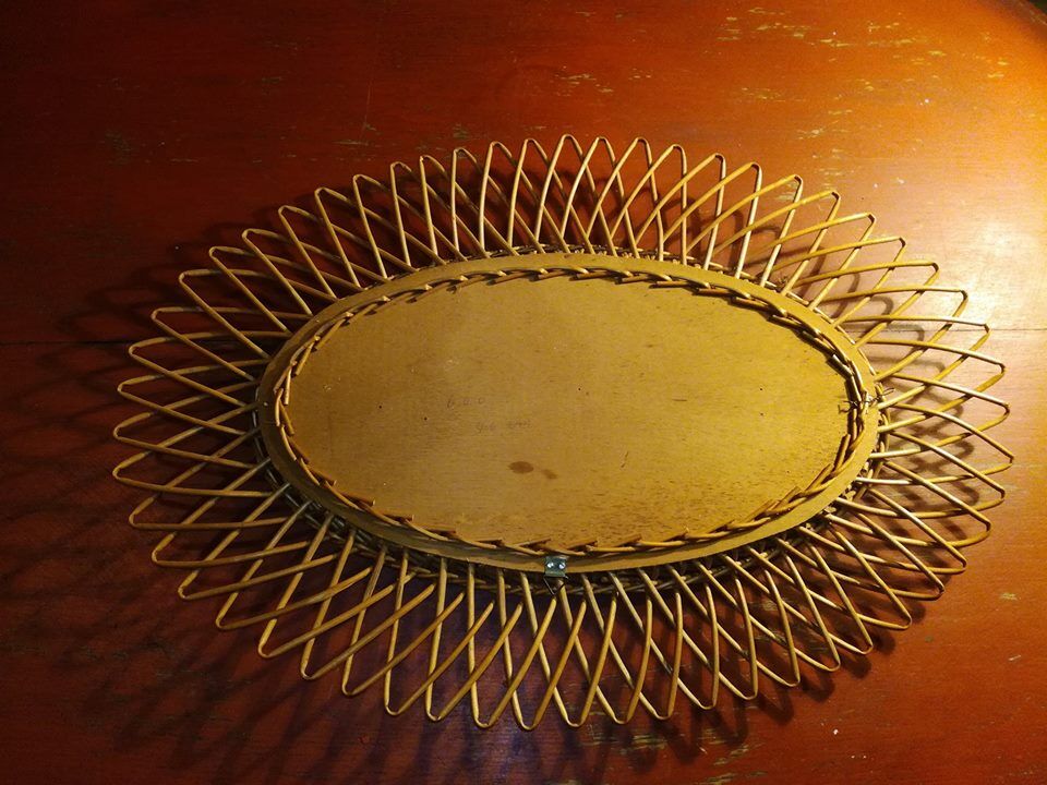 Miroir ovale en rotin 44 x 64 cm
