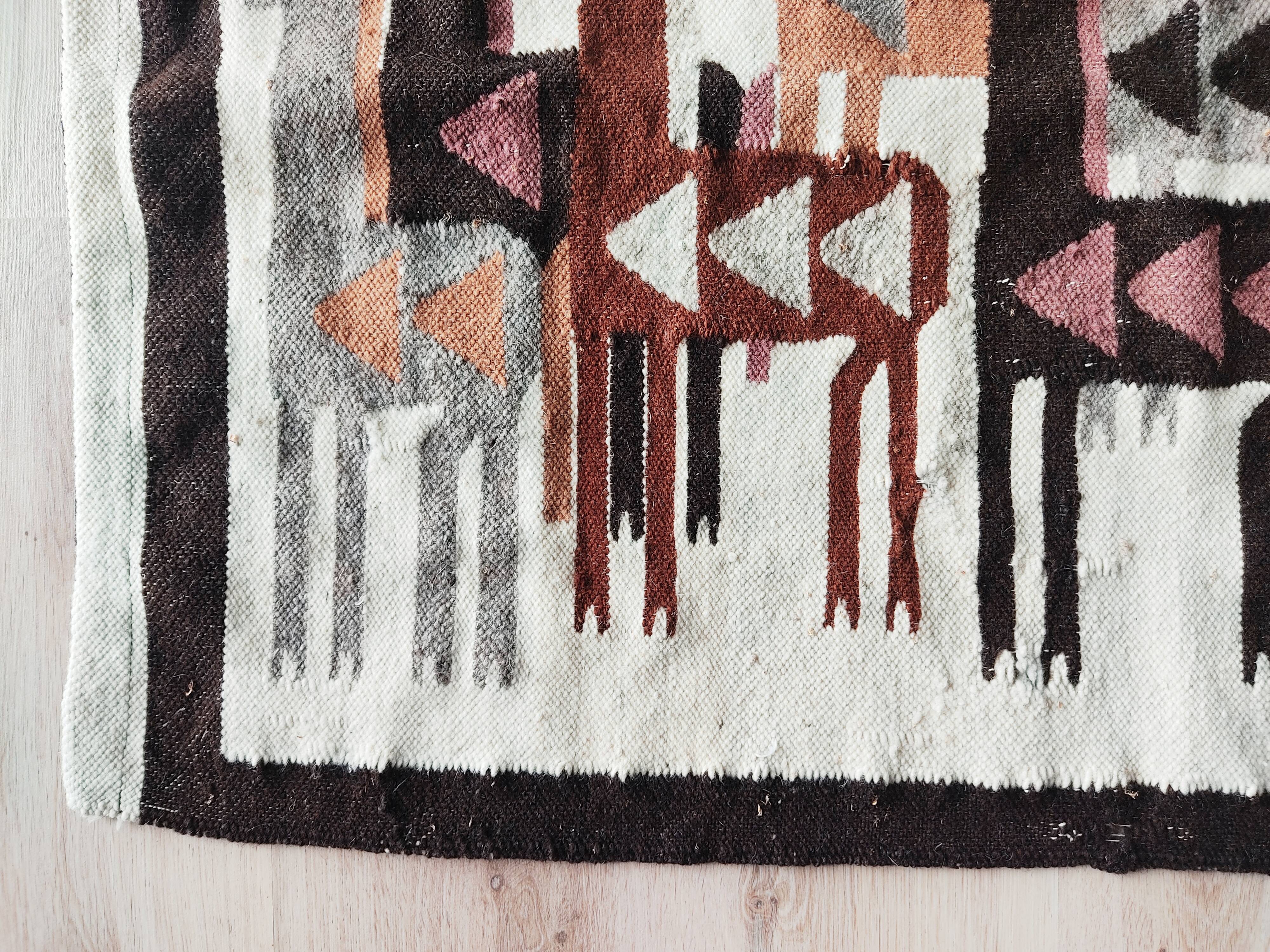 Vintage Carpet Lamas South America 66 x 111 cm