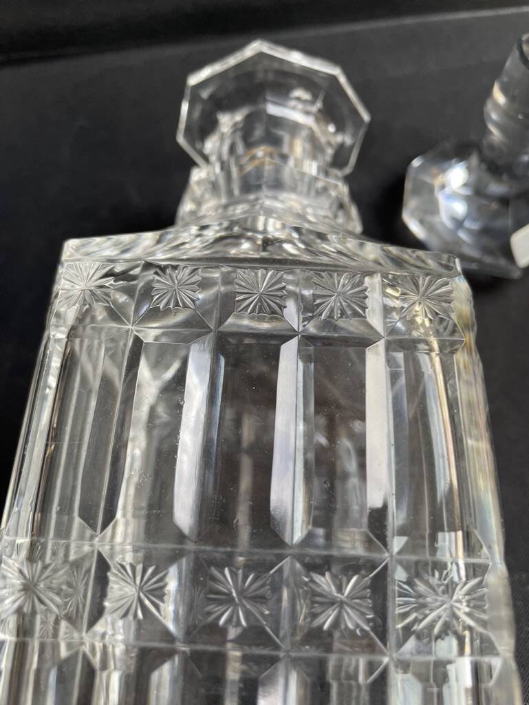 Alcohol carafe – Cut crystal - 19th century