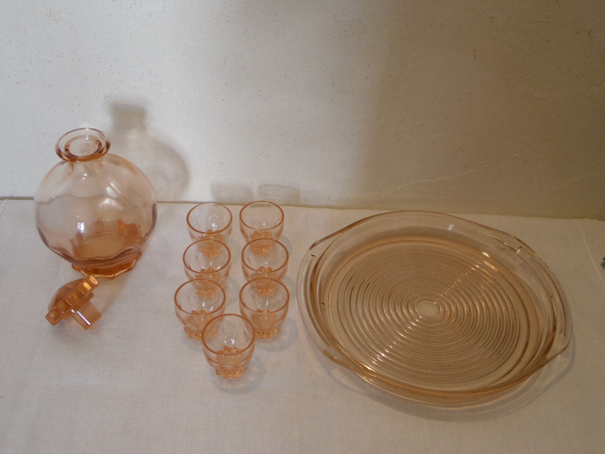 Service a pink blush liqueur