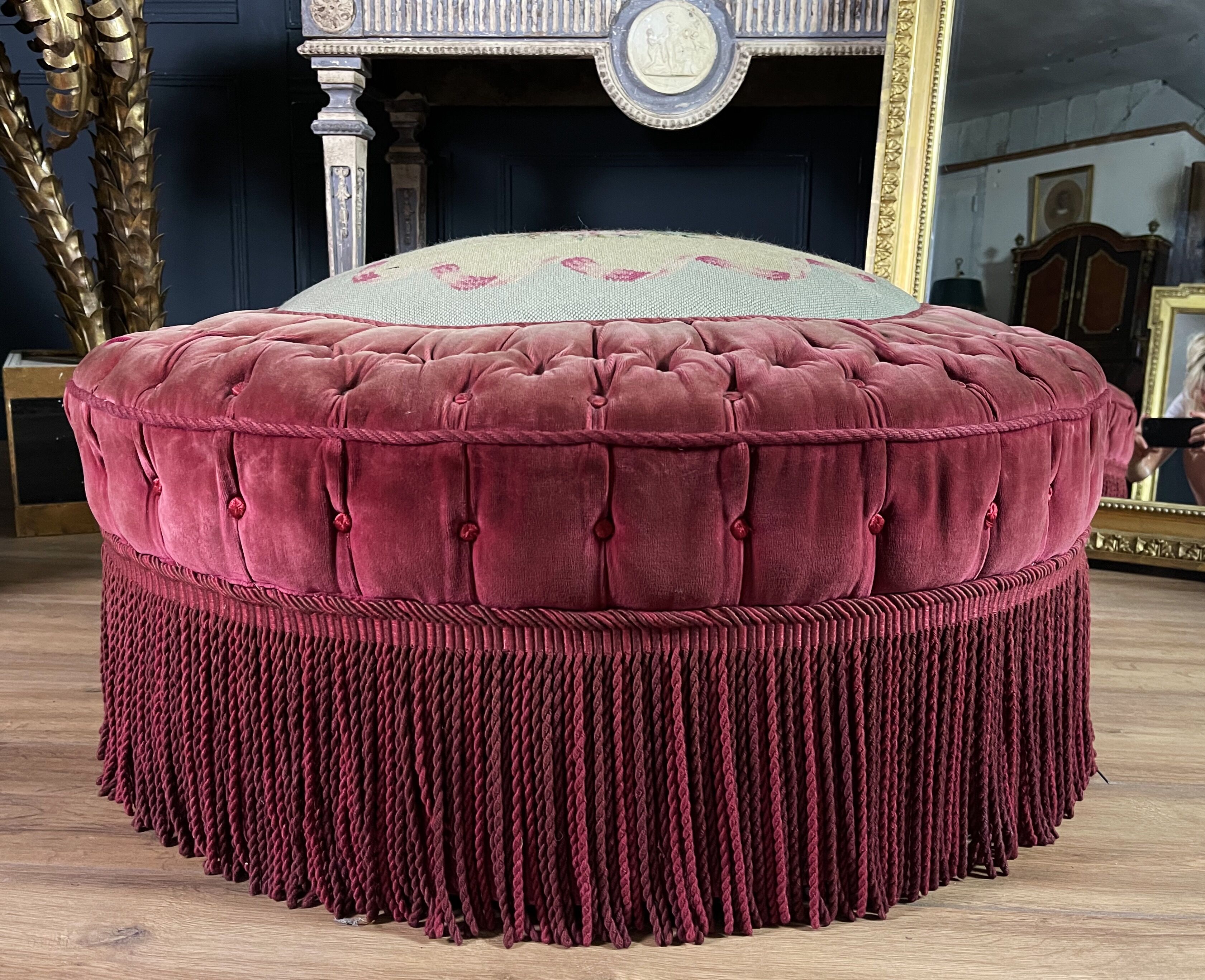 Napeolon III pouf in padded velvet - xix