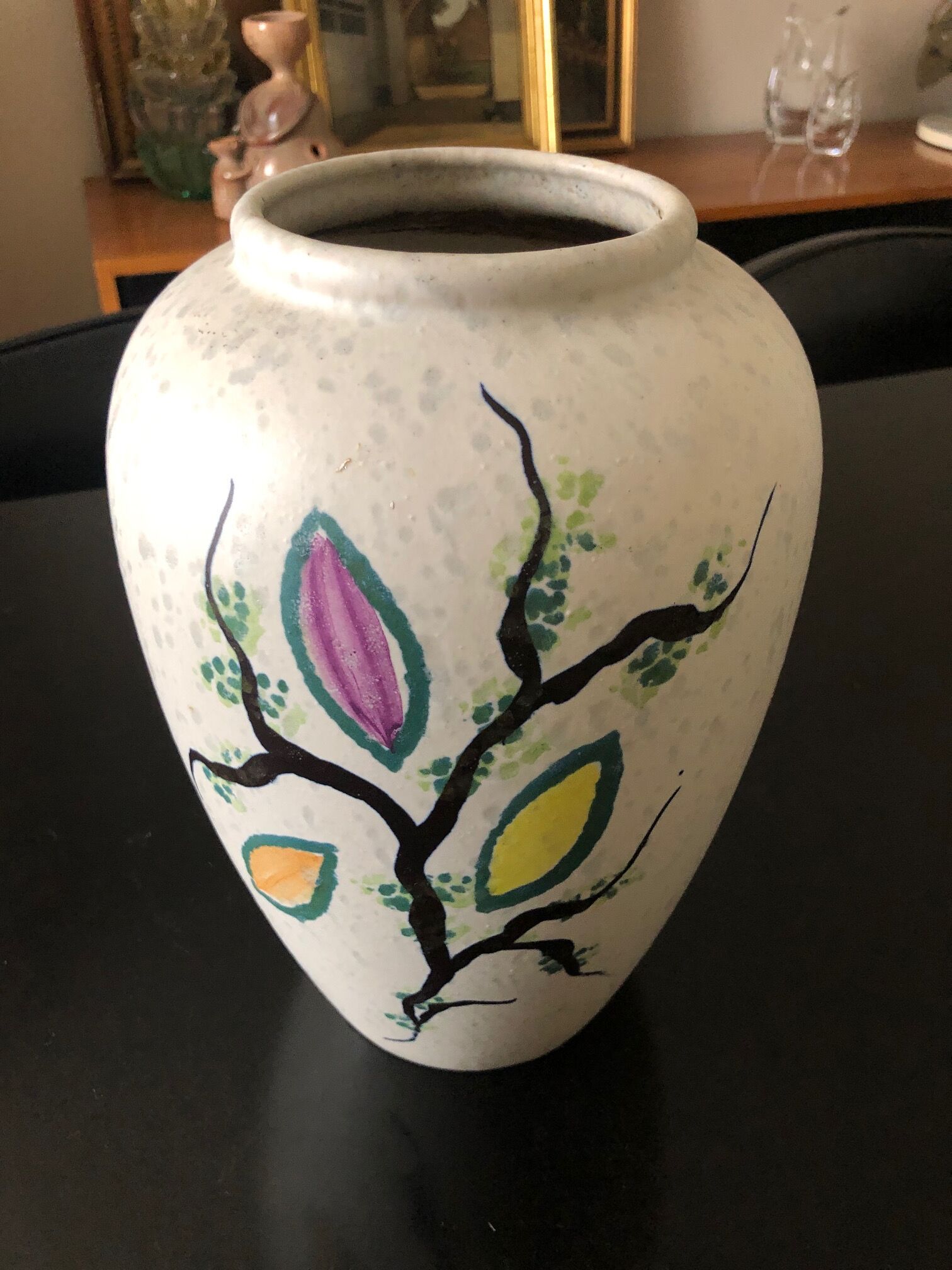 Vase à décor floral des années 50