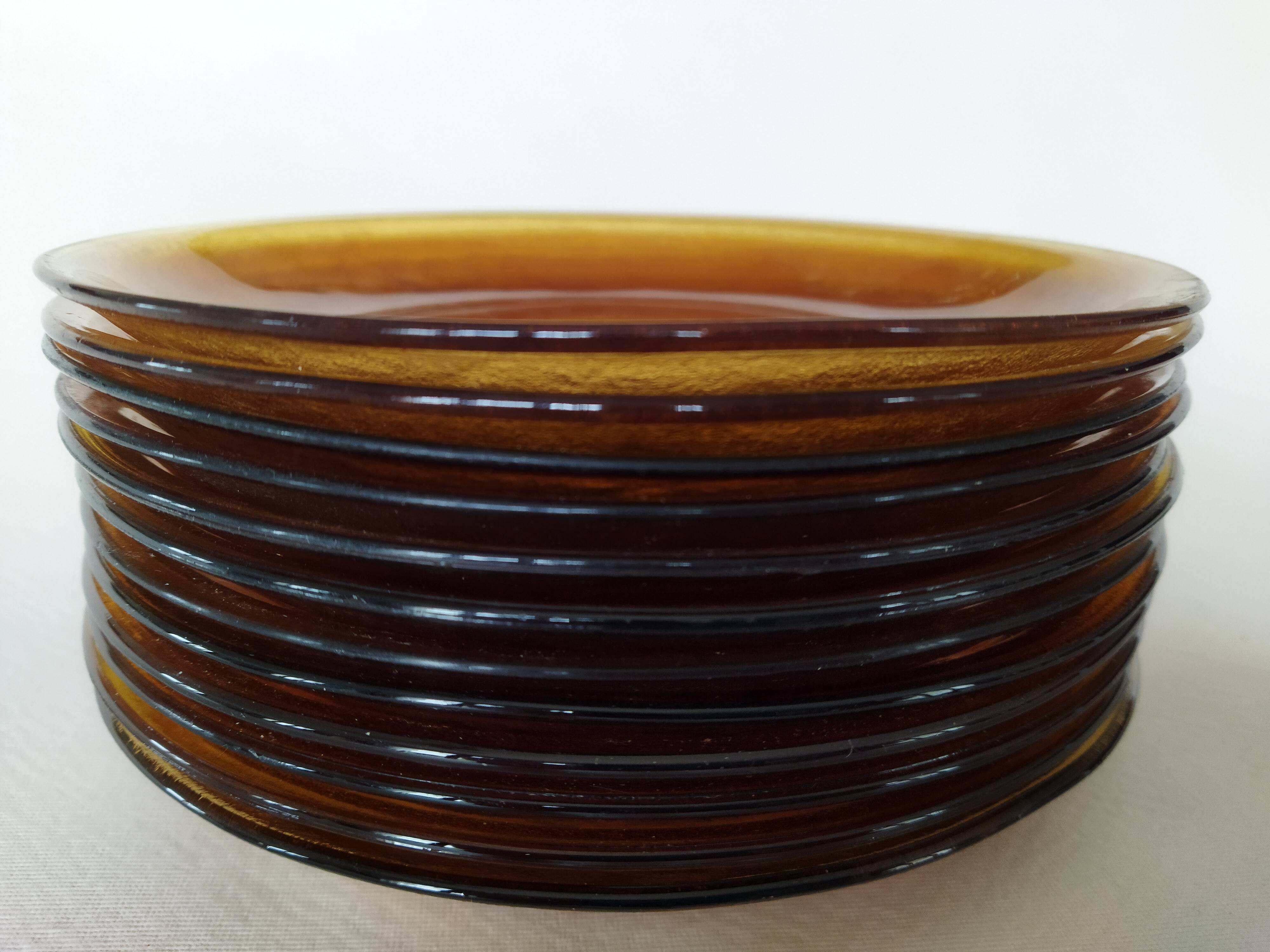 12 Arcoroc Sierra Ambre dessert plates