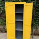 Armoire parisienne jaune poudrée 1950.