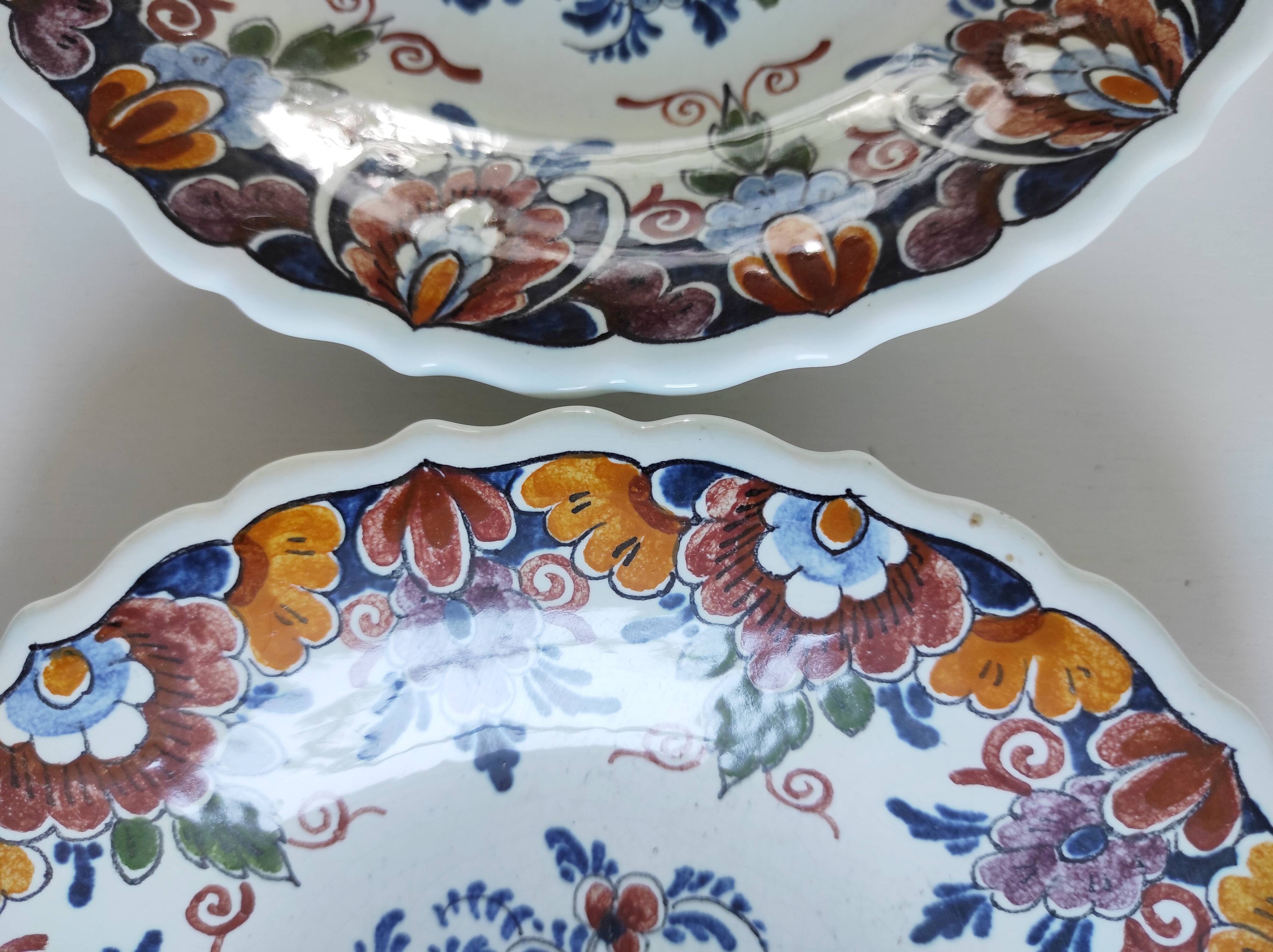 Pair of Oud Delft plates