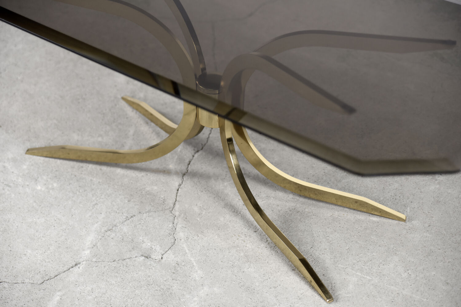 Vintage brass hollywood regency gold glamour coffee table with glass top, 1970s