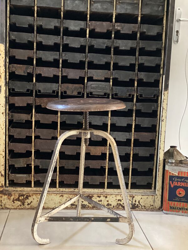 Ancien tabouret d'atelier industriel