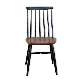 Chair with backrest with barettes
