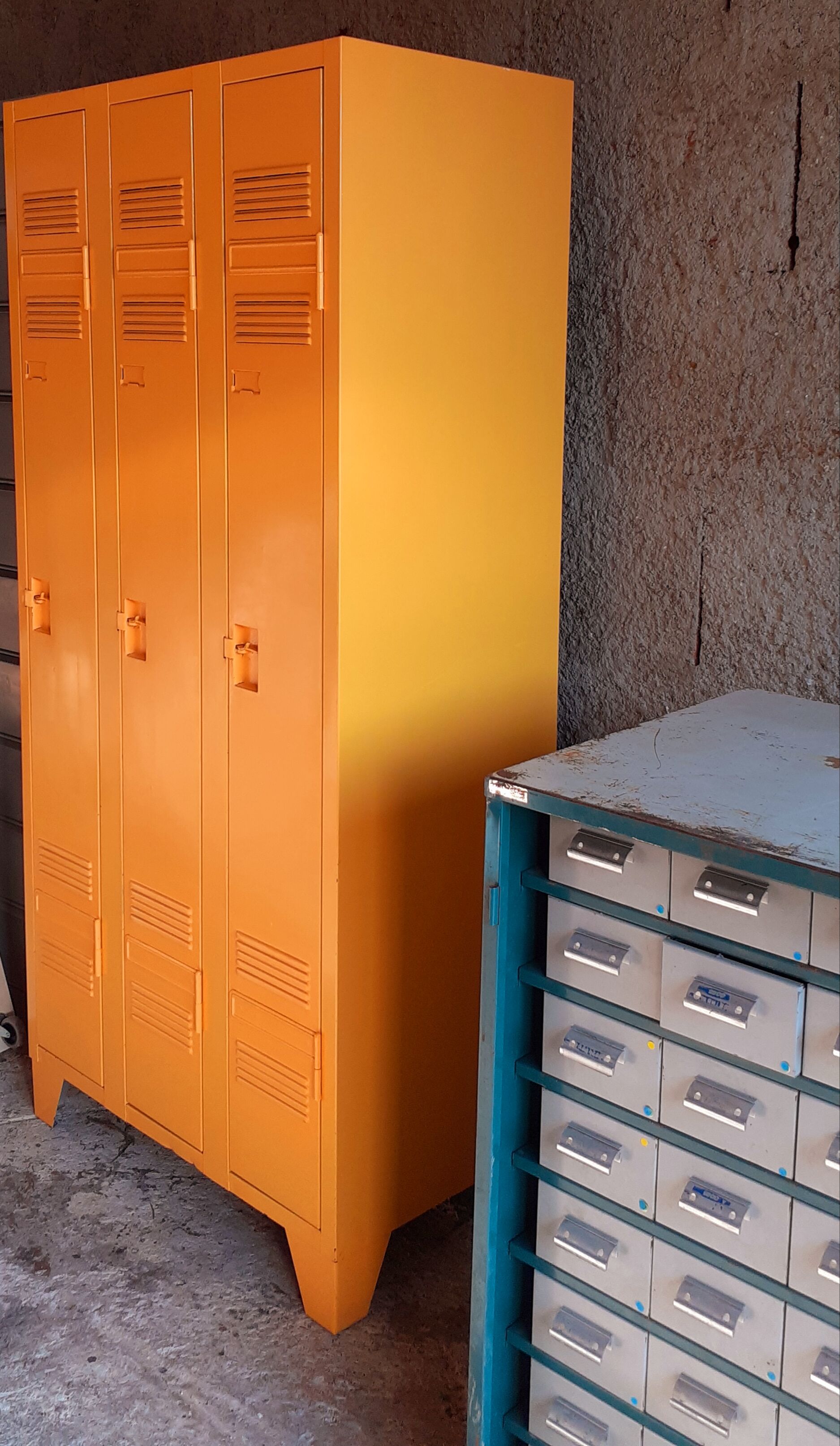 Industrial cloakroom