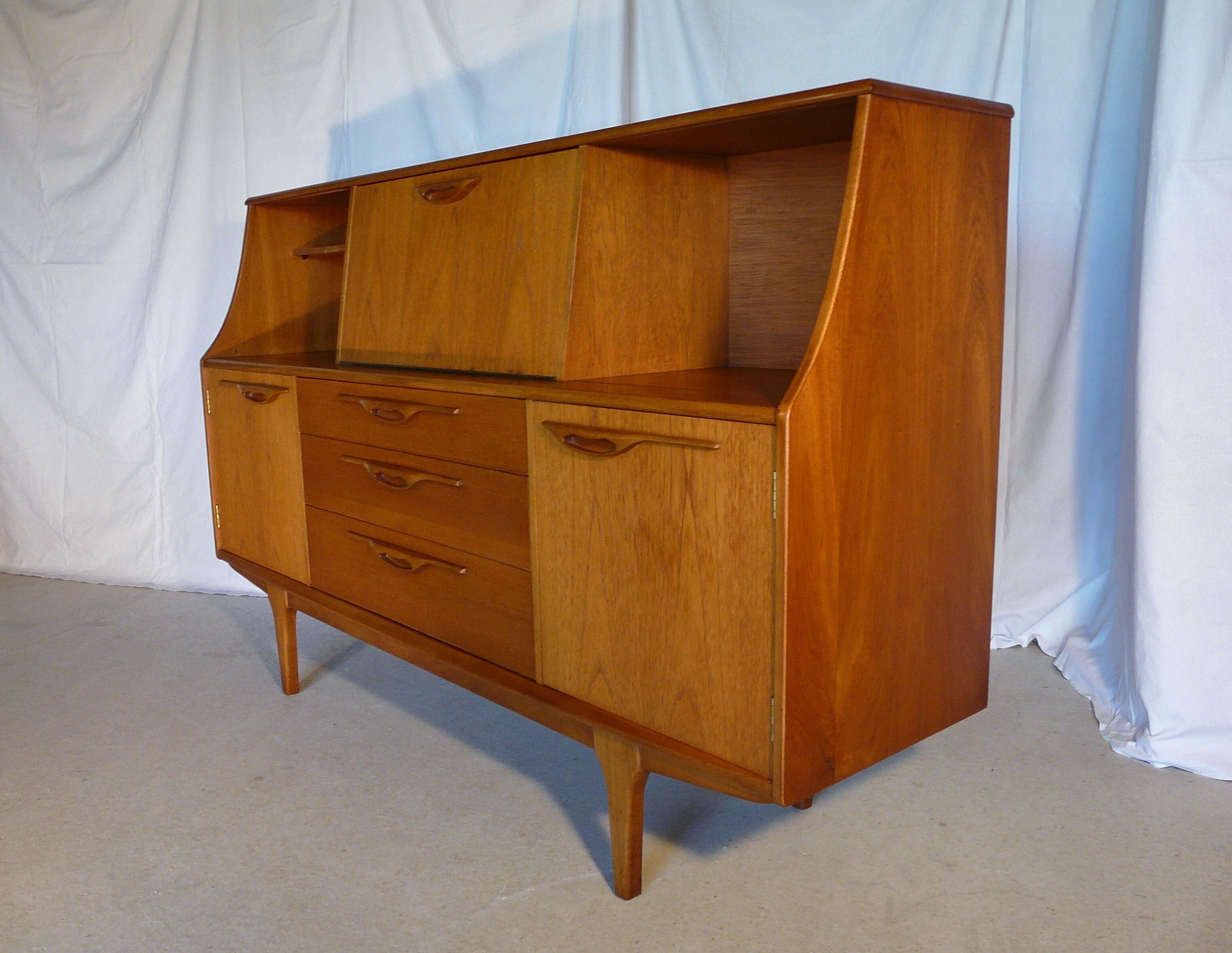 Scandinavian sidbeoard in Jentic teak