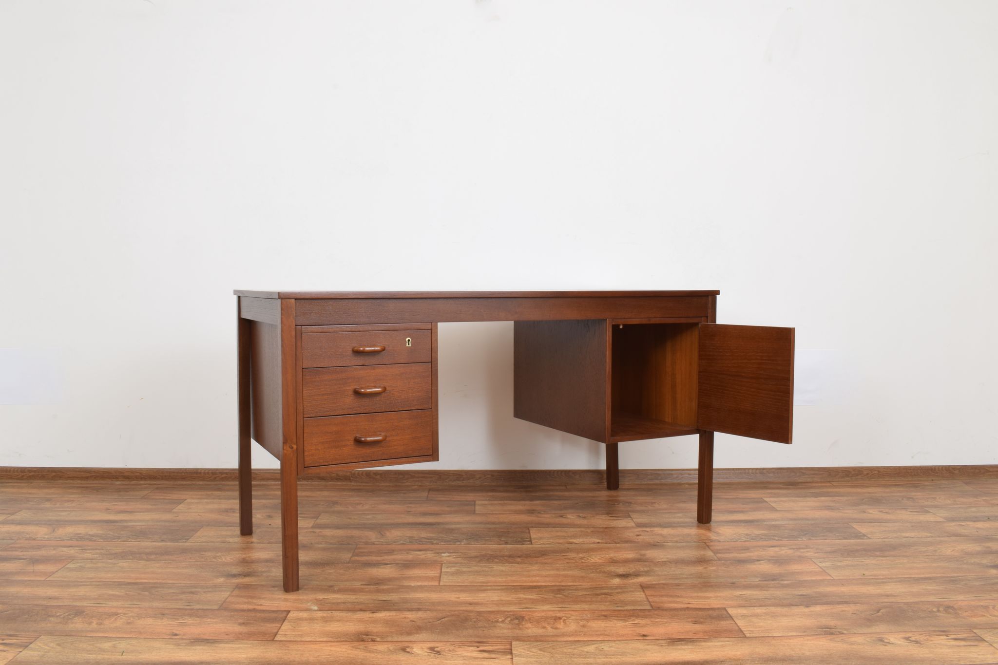 Danish teak dsk from Domino Mobler, 1960
