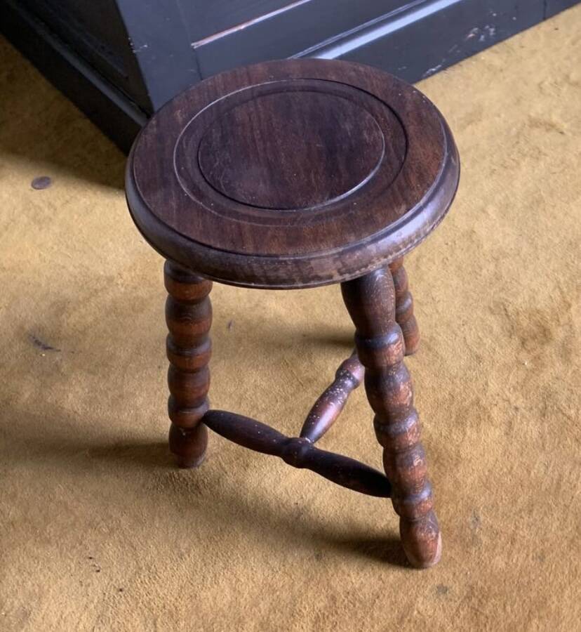 Regional tripod stool