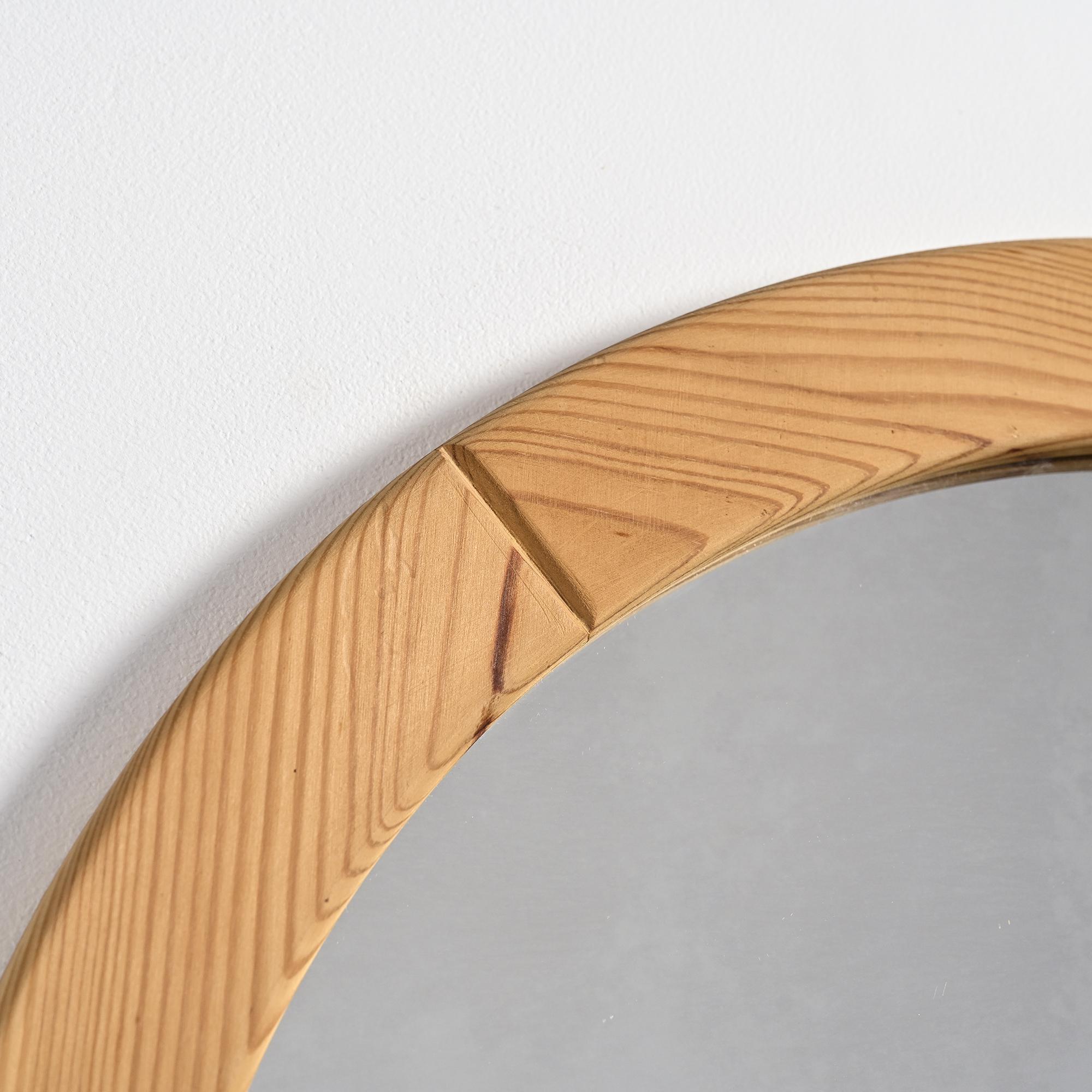 Round solid pine mirror, Les Arcs, circa 1980