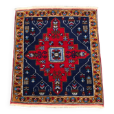 Tapis persan carré