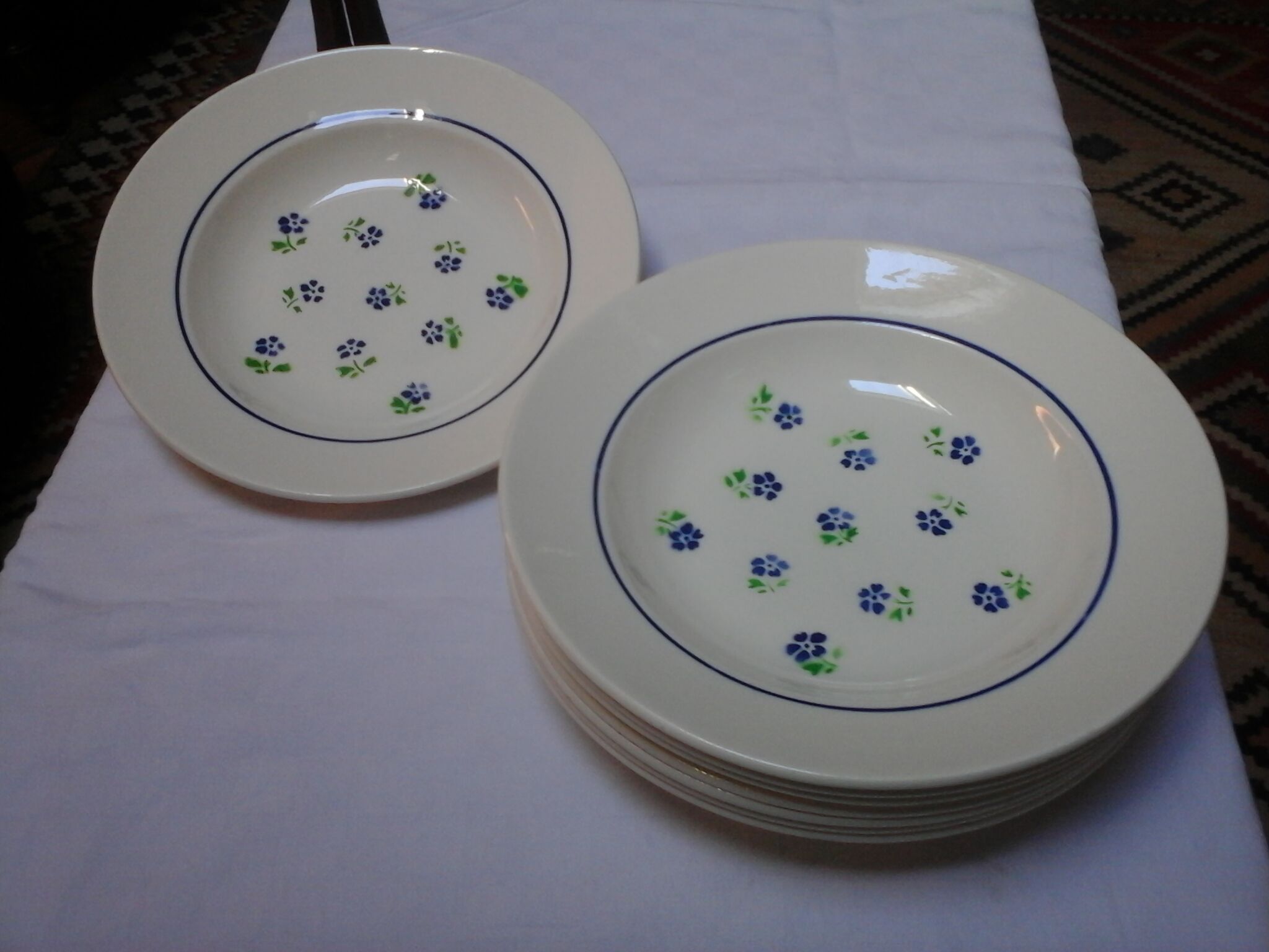 8 dishes hollow claudius / badonviller