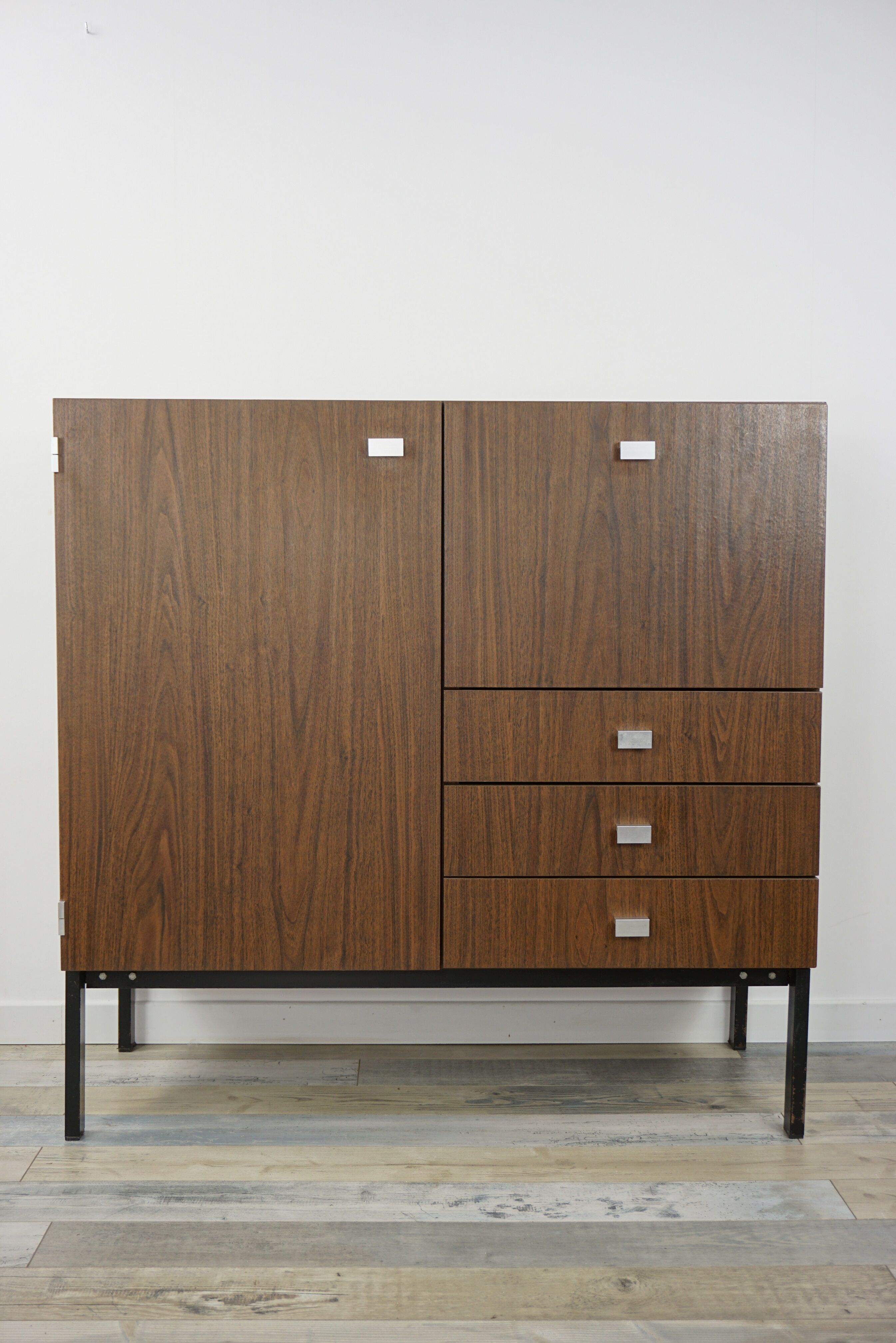 Furniture design by Pierre Guariche for Meurop model 1073, 60/70