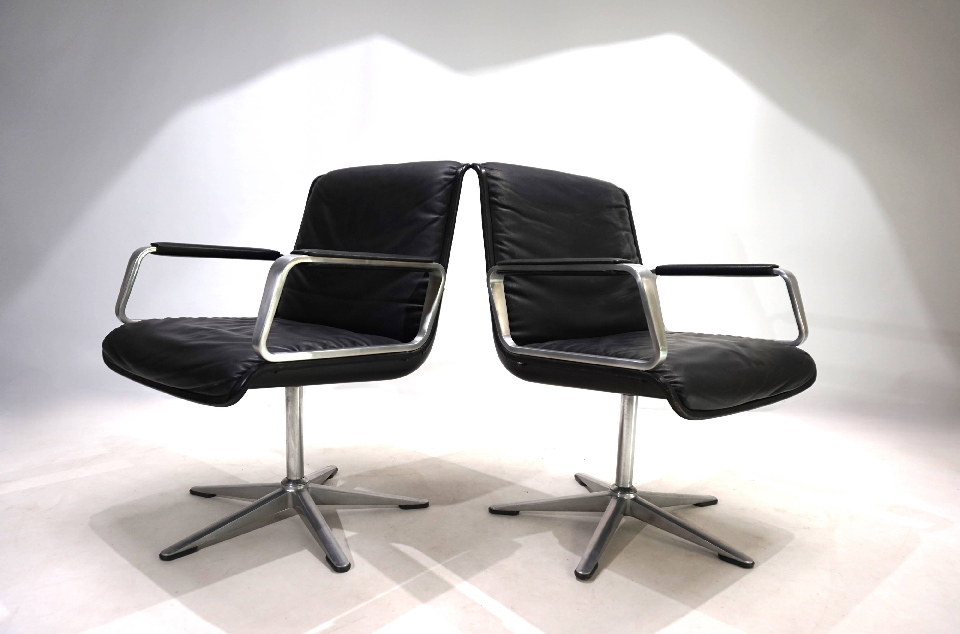 Set of 2 Wilkhahn Delta conference/dining chairs from the Delta Group