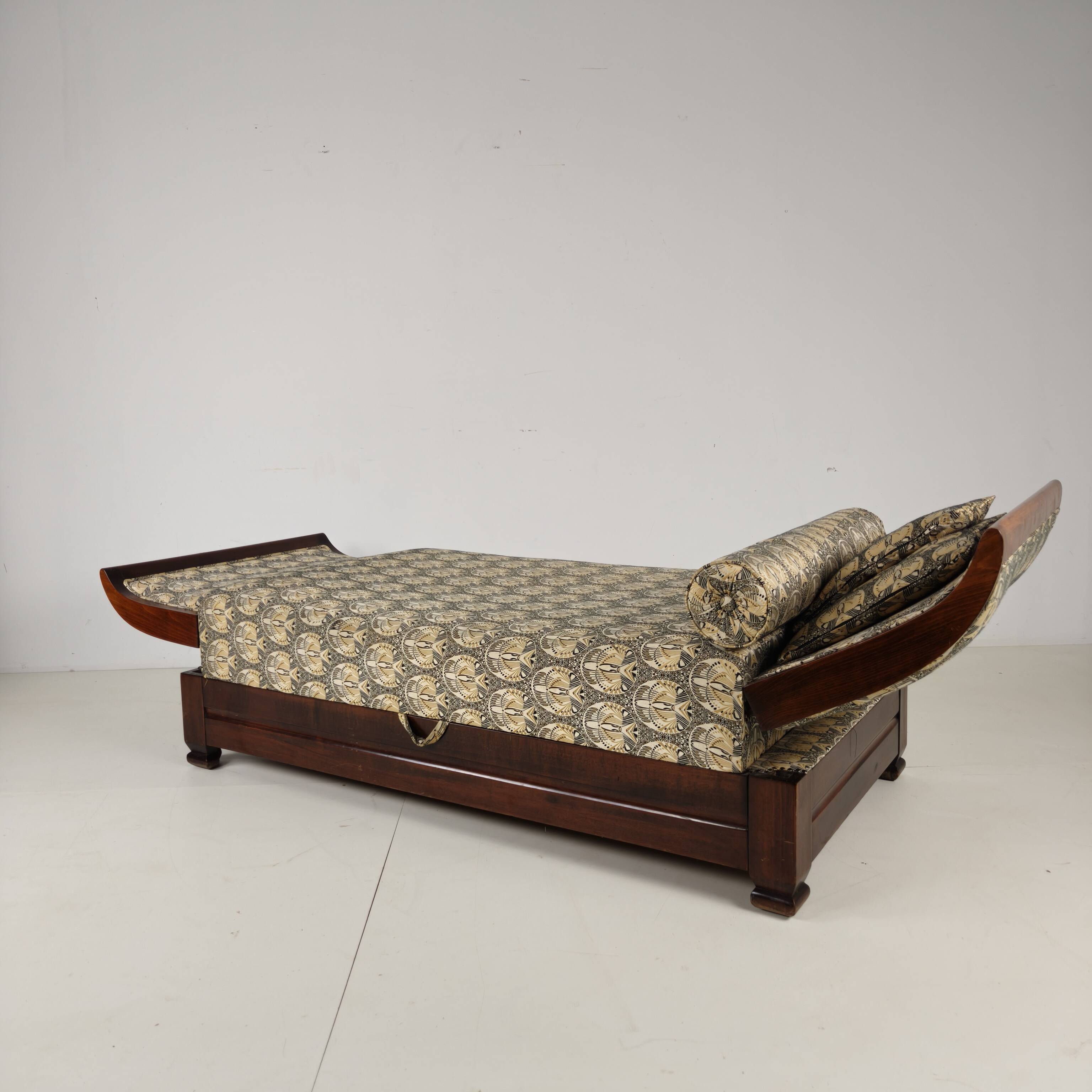 Art Deco Daybed with Hidden Storage & Adjustable Positions