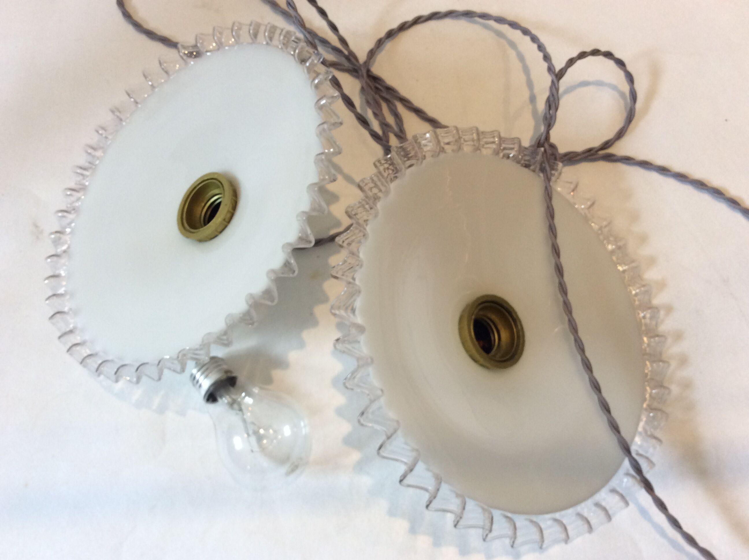 Duo of hanging lamps in opaline