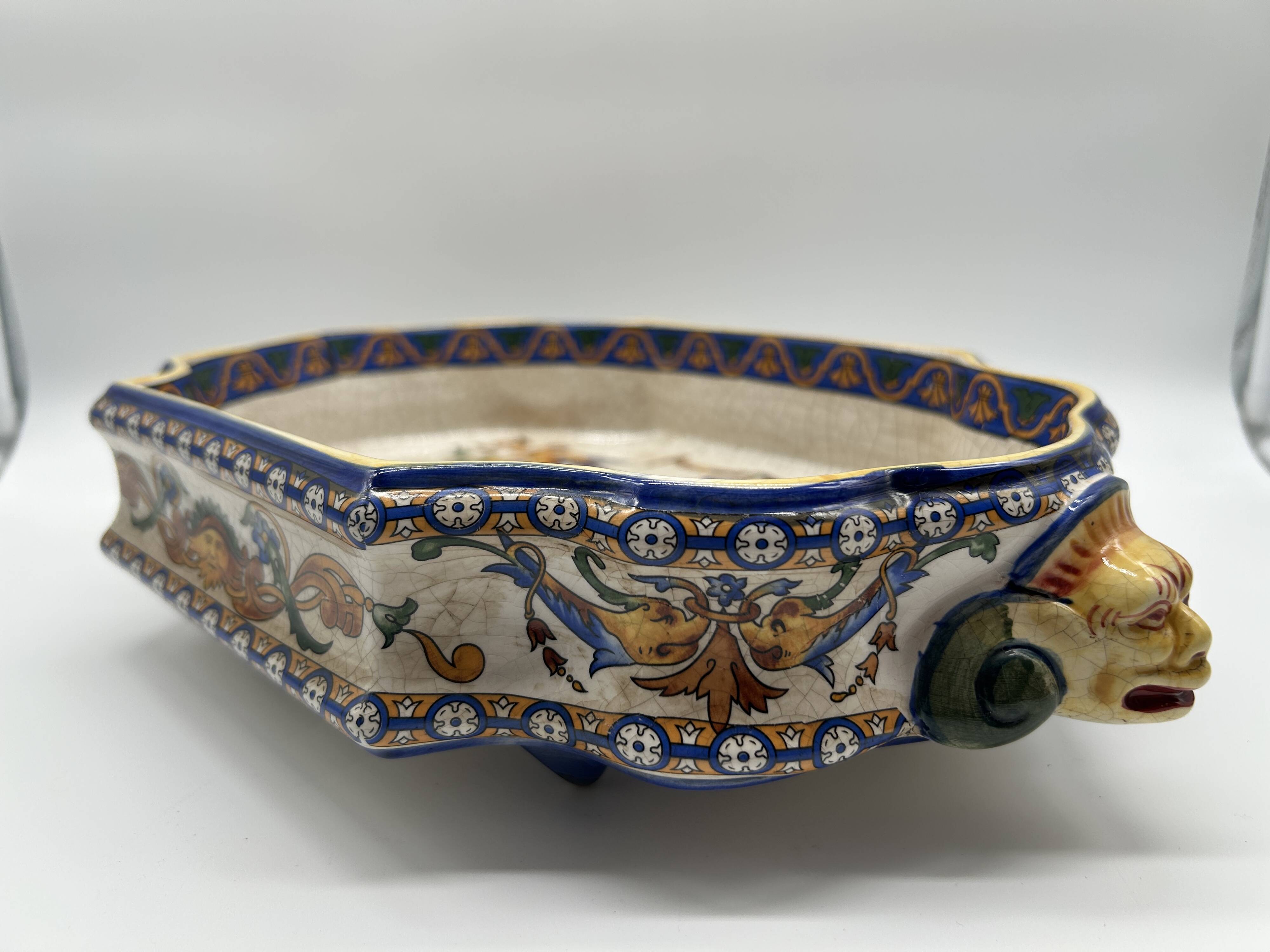 Table centre in earthenware in the style of gien.