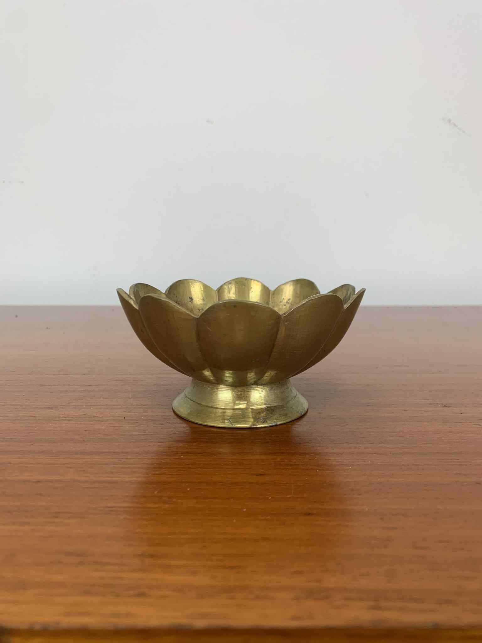 Vintage gold-plated brass flower emptier