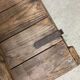 Coffre industriel vintage en bois