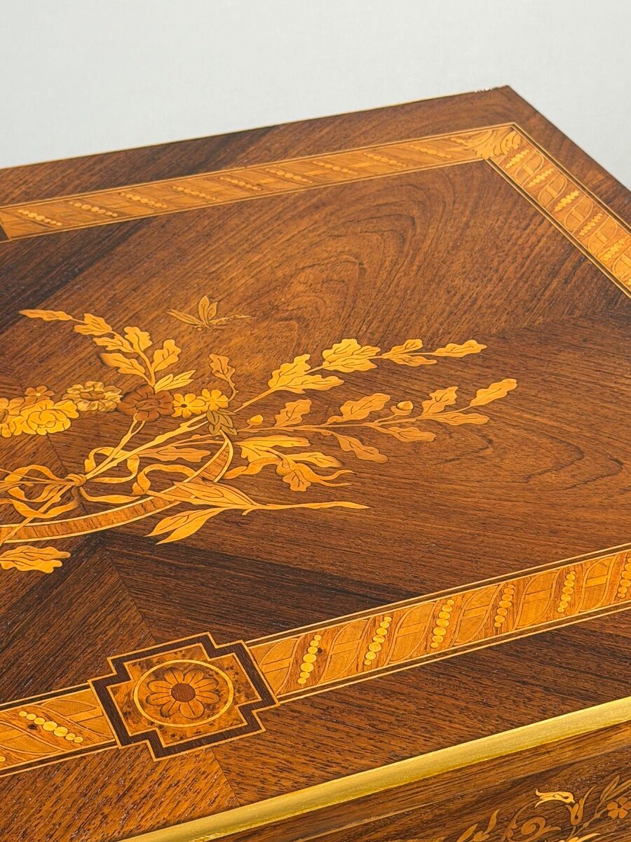 Table à écrire Napoléon III en marqueterie, XIXe siècle