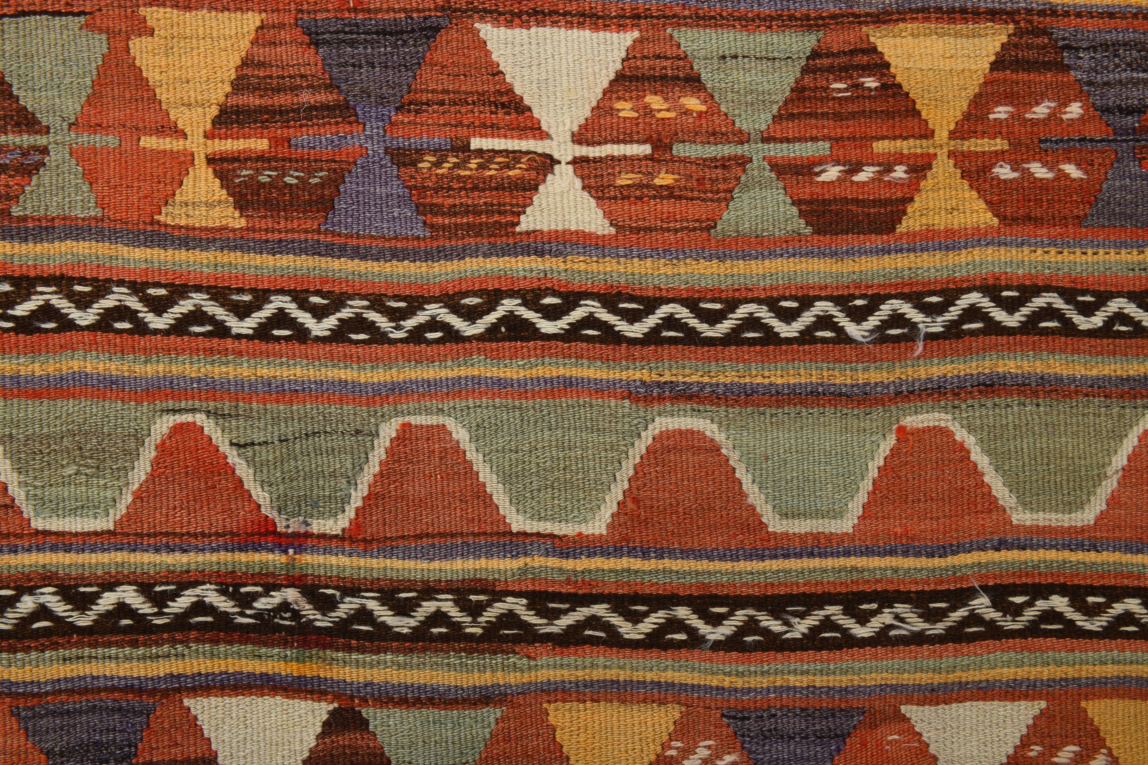 4x6 Green & Red Geometric Vintage Kilim Rug, 123x169Cm