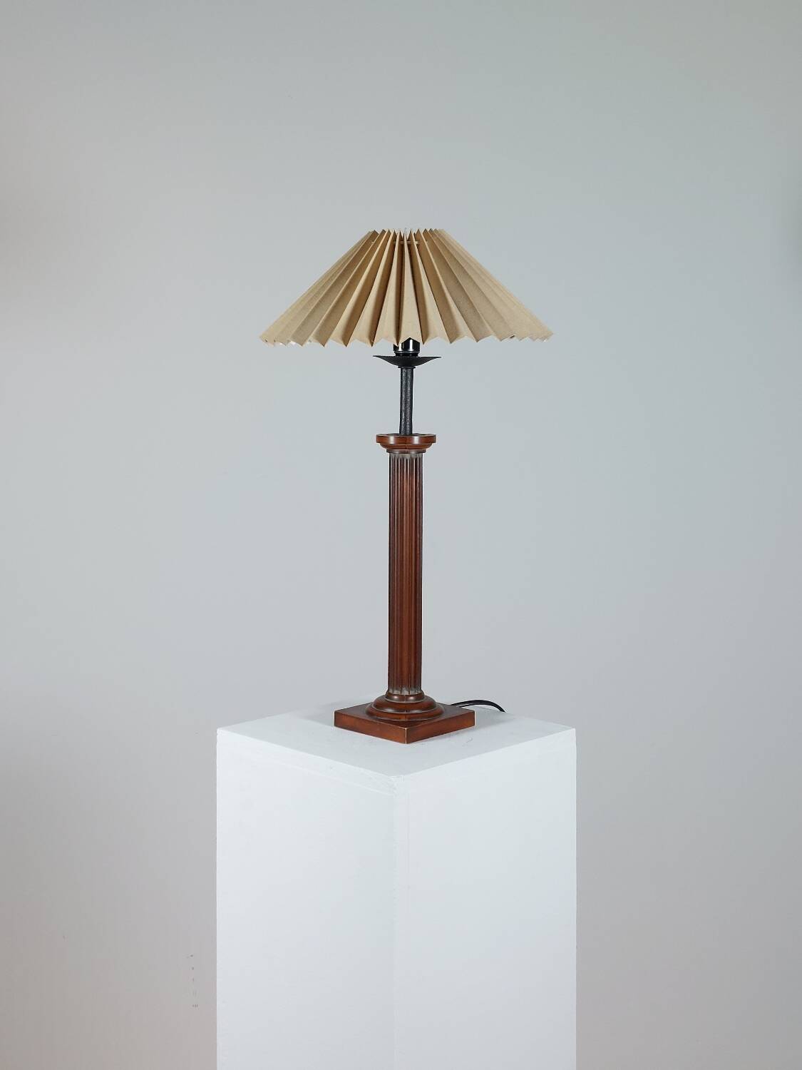 Vintage Mid Century table lamp column decor plissee shade