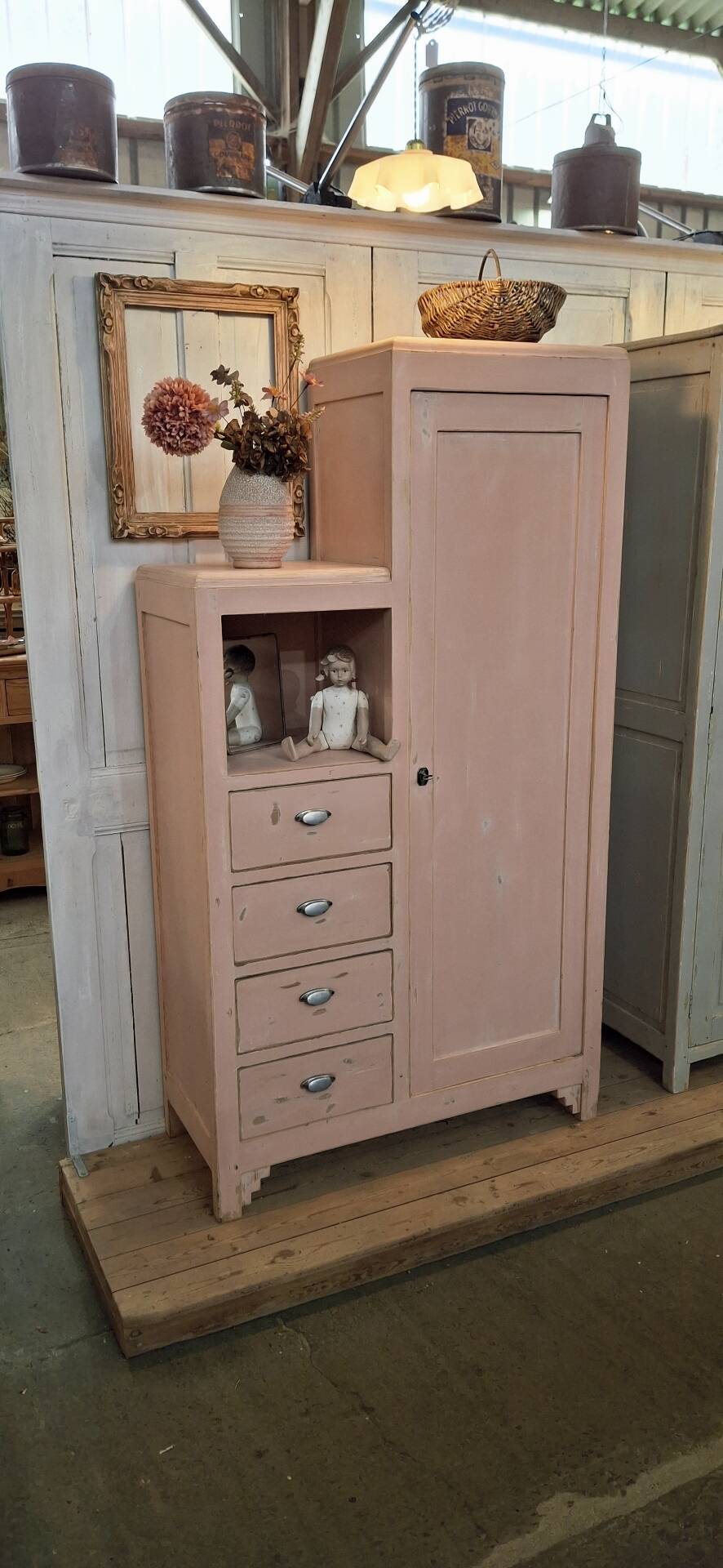 Asymmetrical wardrobe