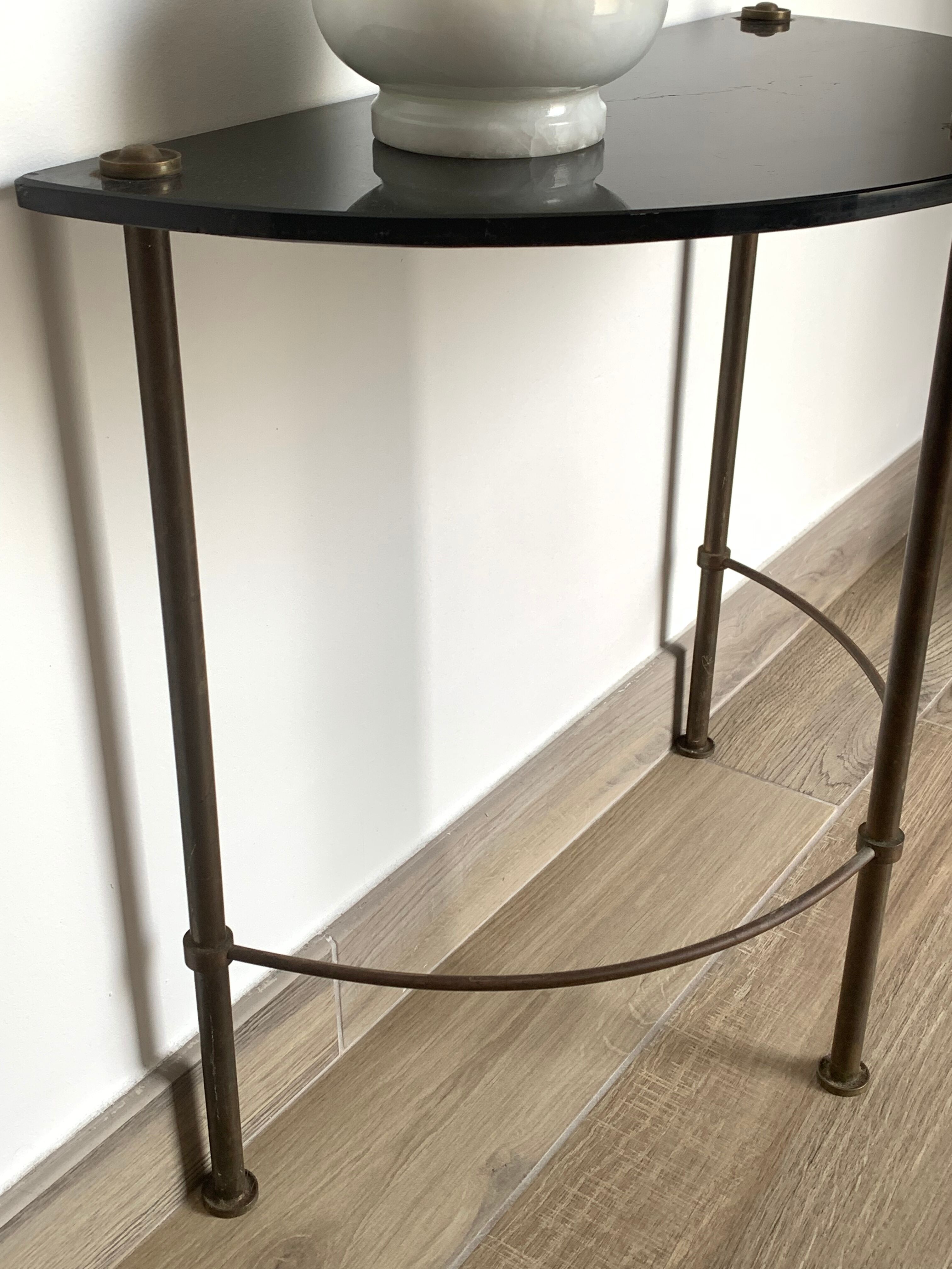 Half-moon console in glass and brass