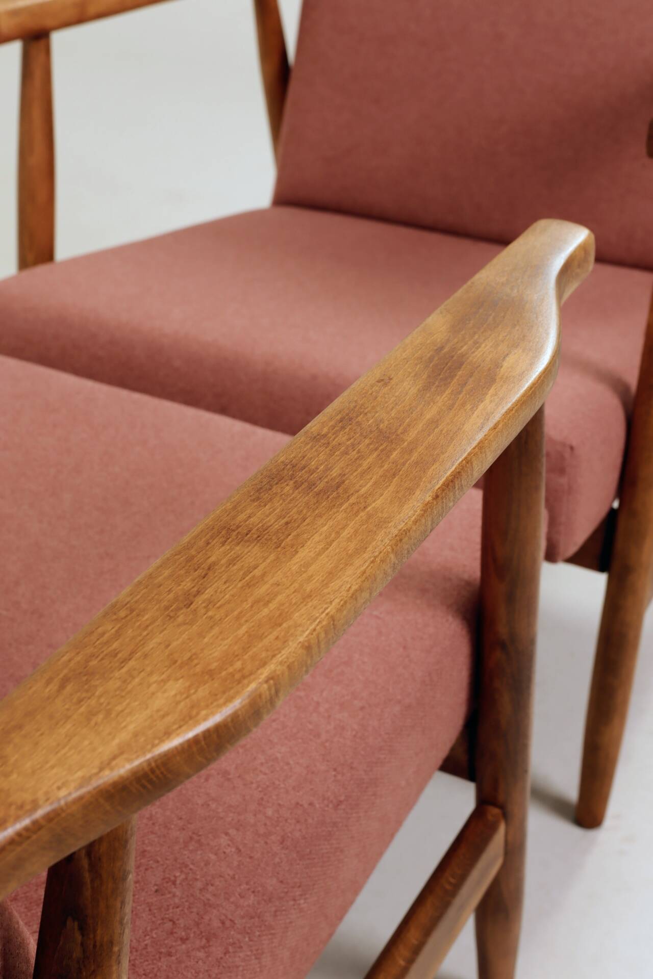 Paire de fauteuils vintage rose poudré 1970 moderne scandinave 
