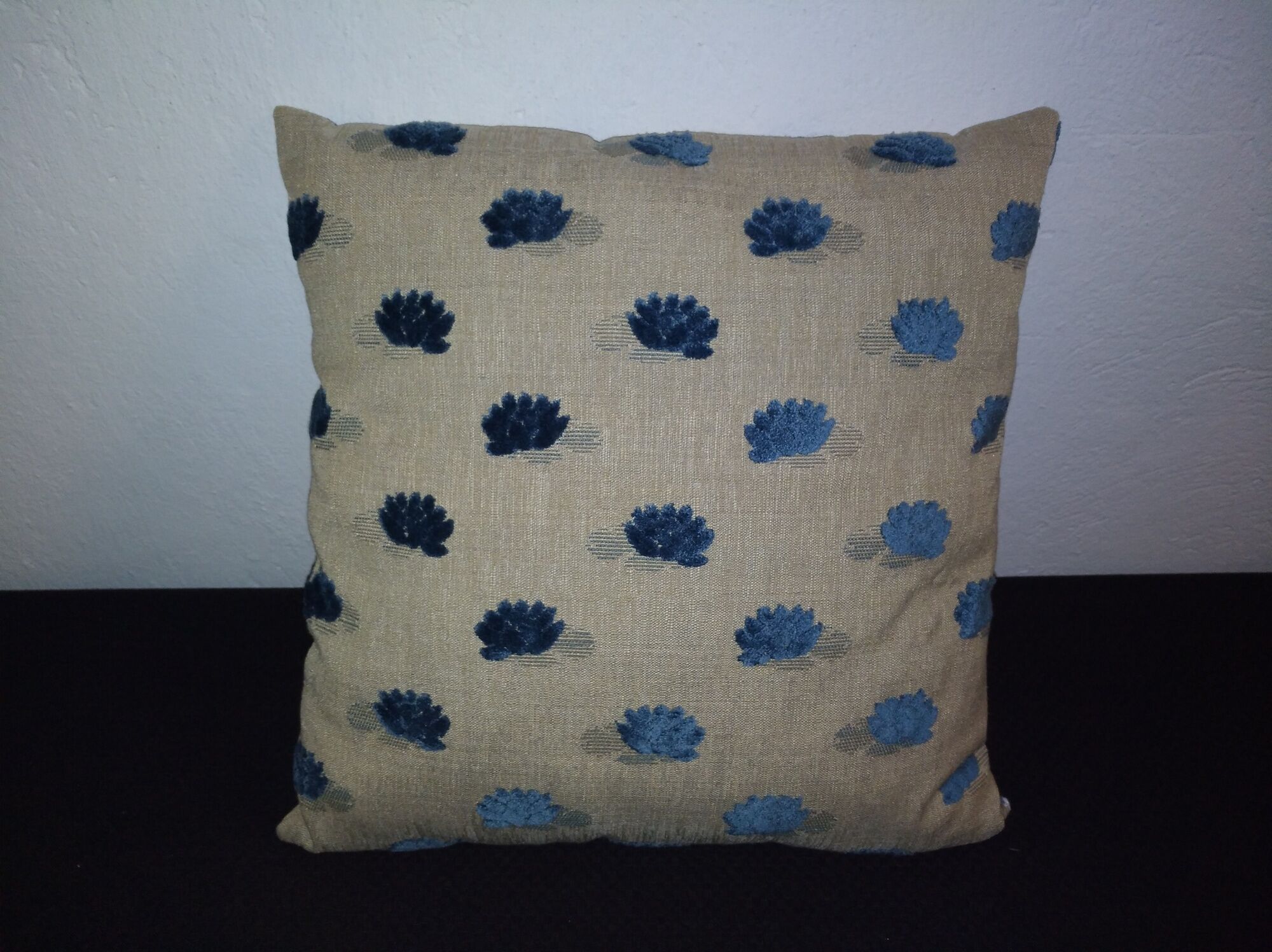Jane Churchill linen and velvet cushion 50x50