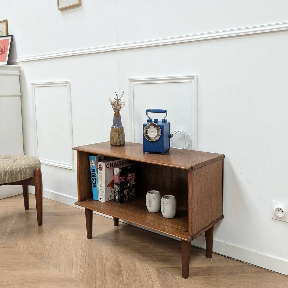 small vintage library