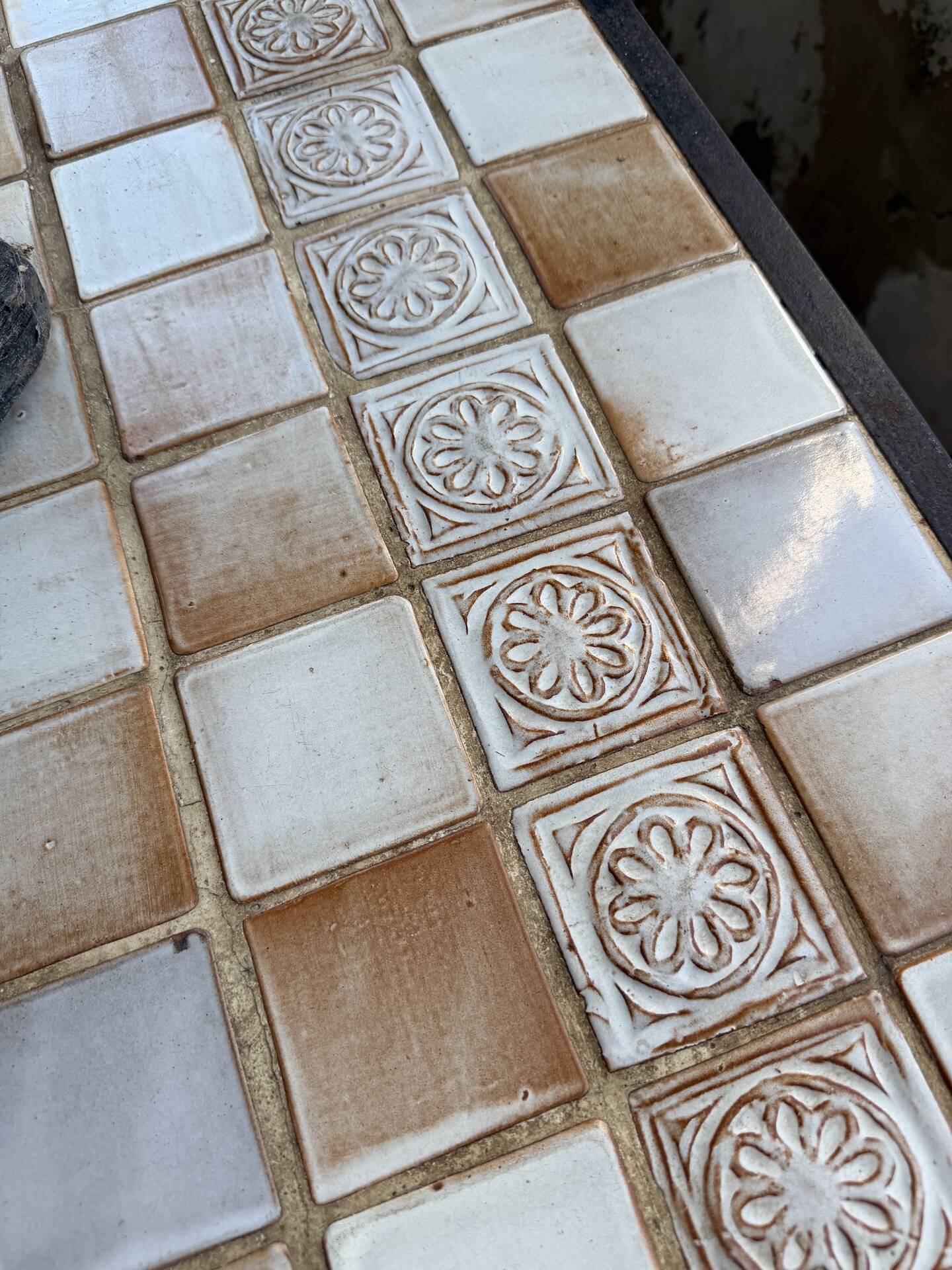 Dining table tiled 1950 dlg Capron