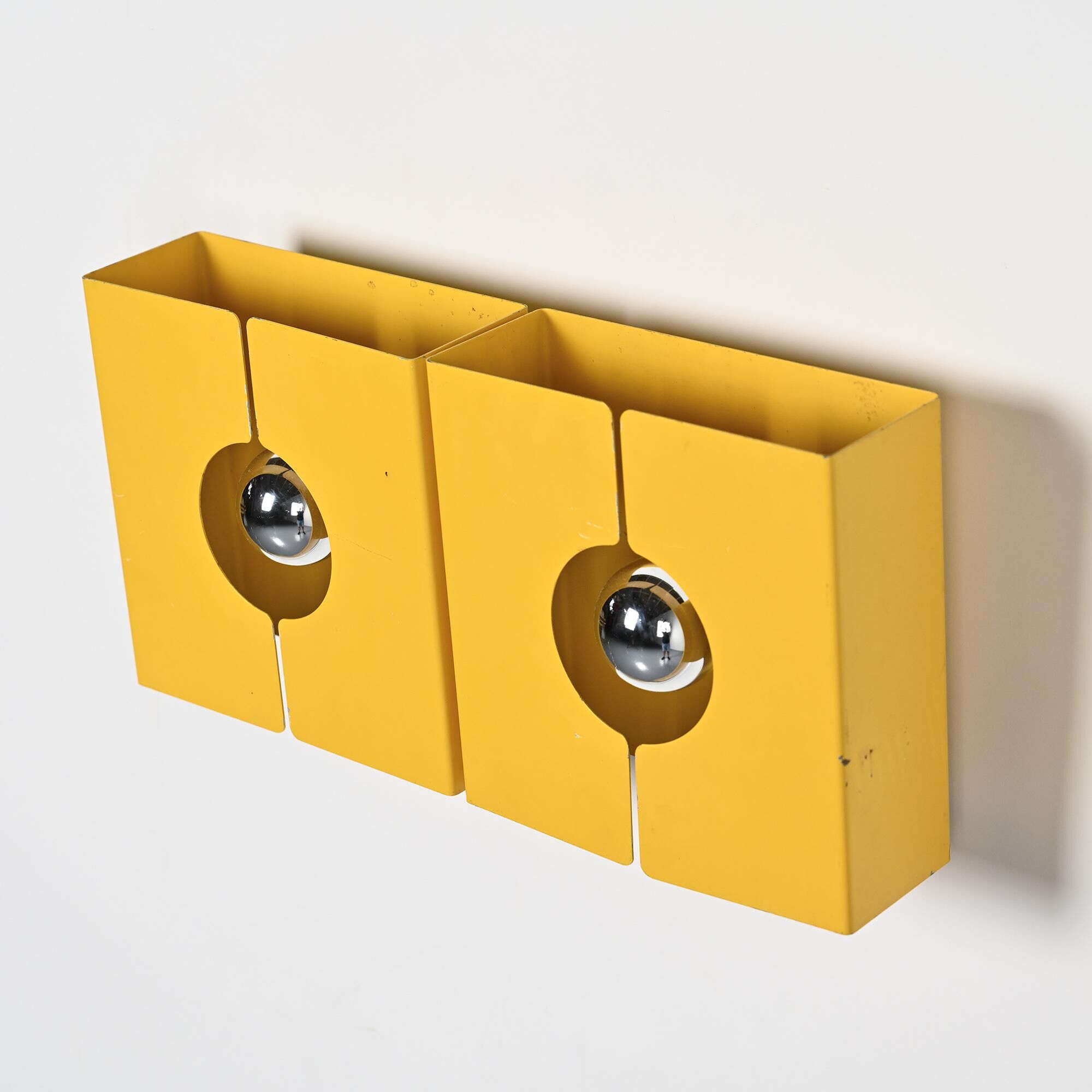 Wall light model 2091/2 by Pierre Disderot, circa 1960.