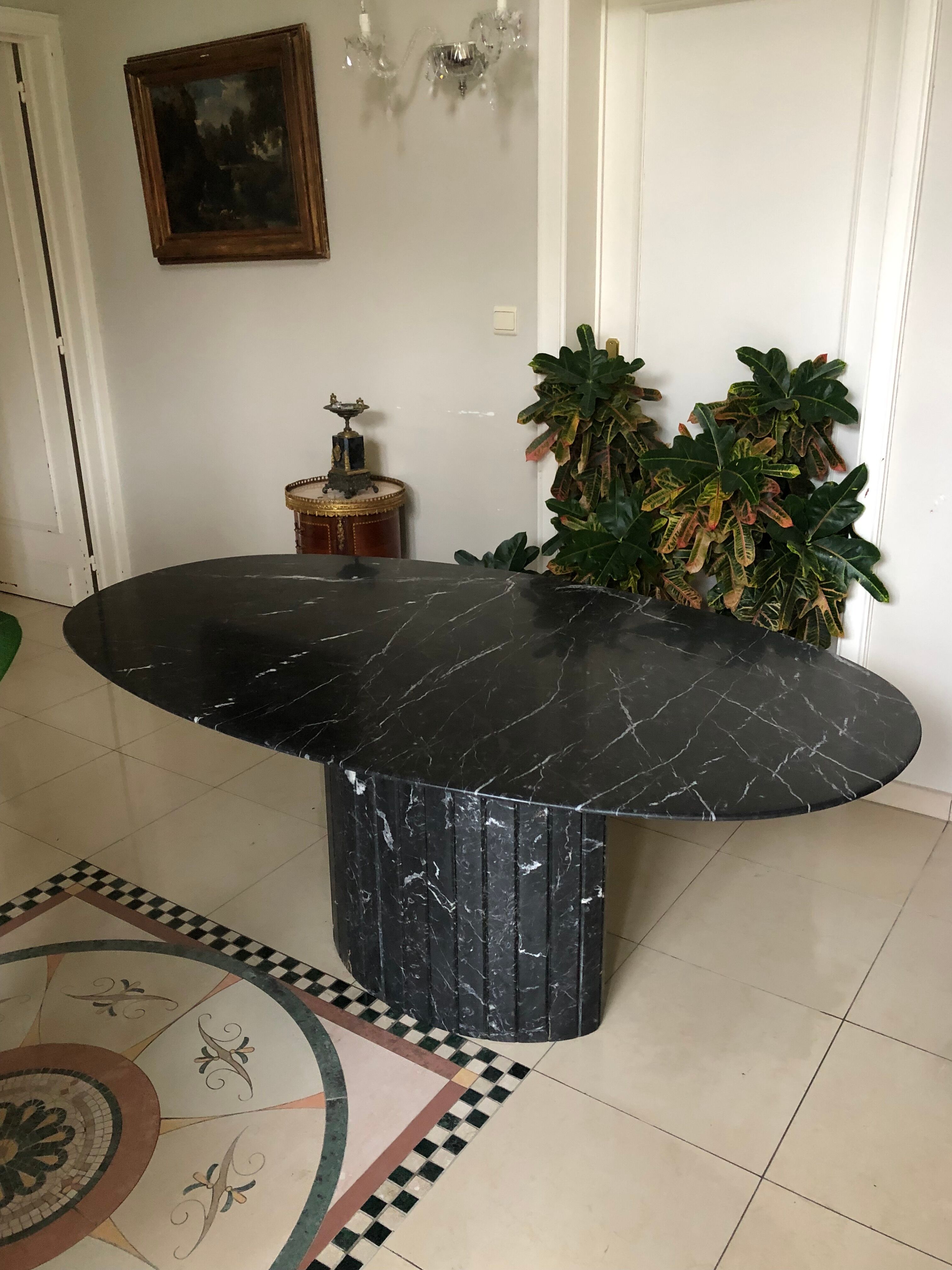 Table à manger en marbre nero marquina 1970 vintage italie