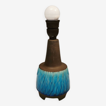 Belle lampe de table en céramique partiellement émaillée, d'une belle couleur turquoise.