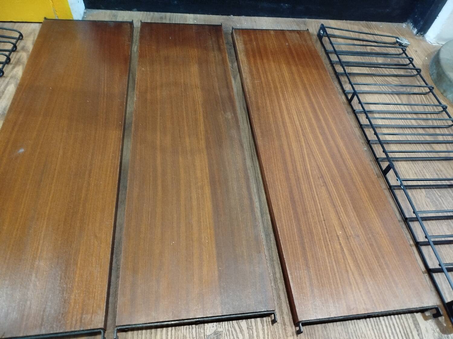 Tomado wall shelf – Holland – Vintage